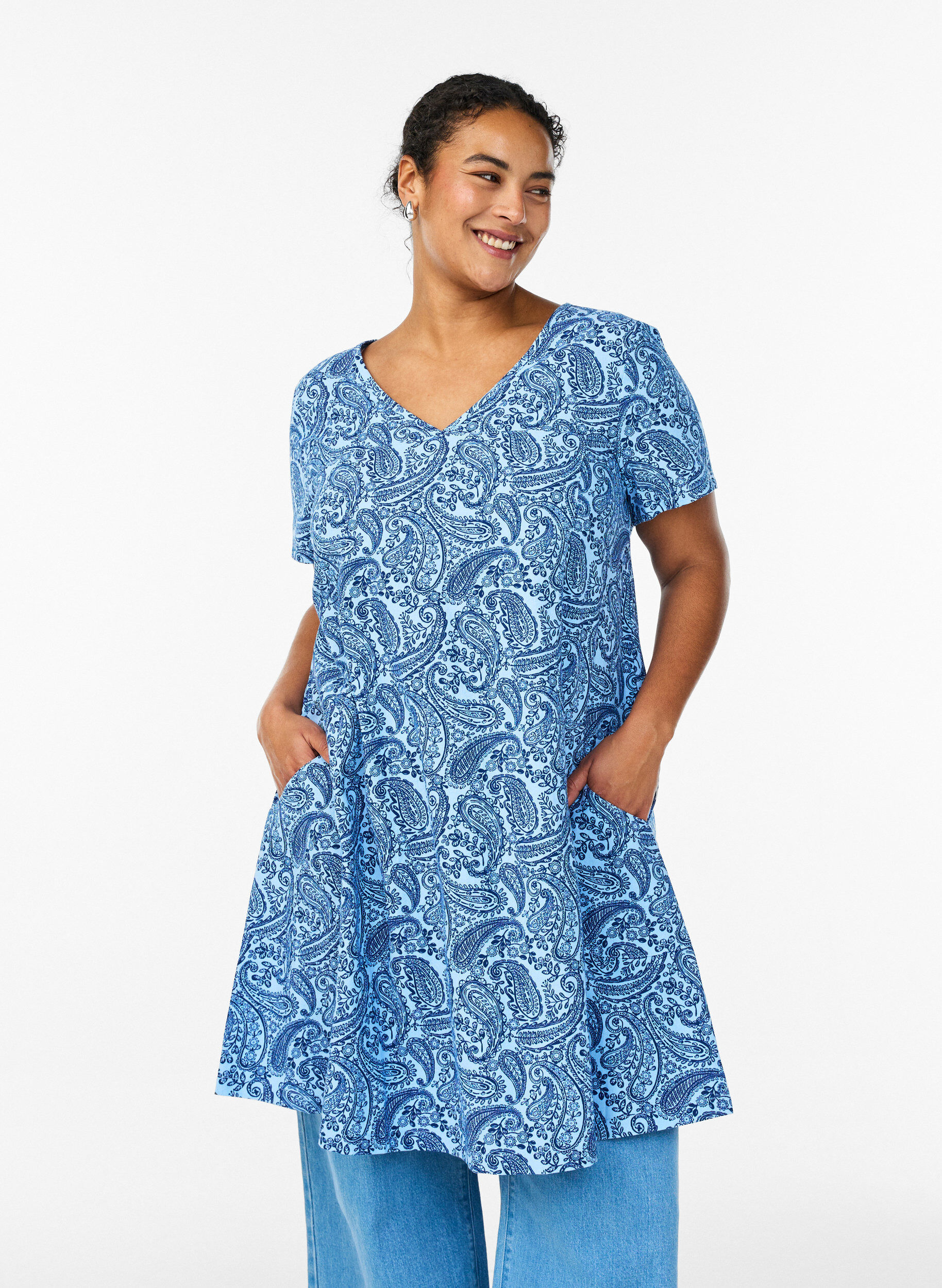 Lyhyt a-linjainen mekko paisley-kuosilla, Sininen, Model