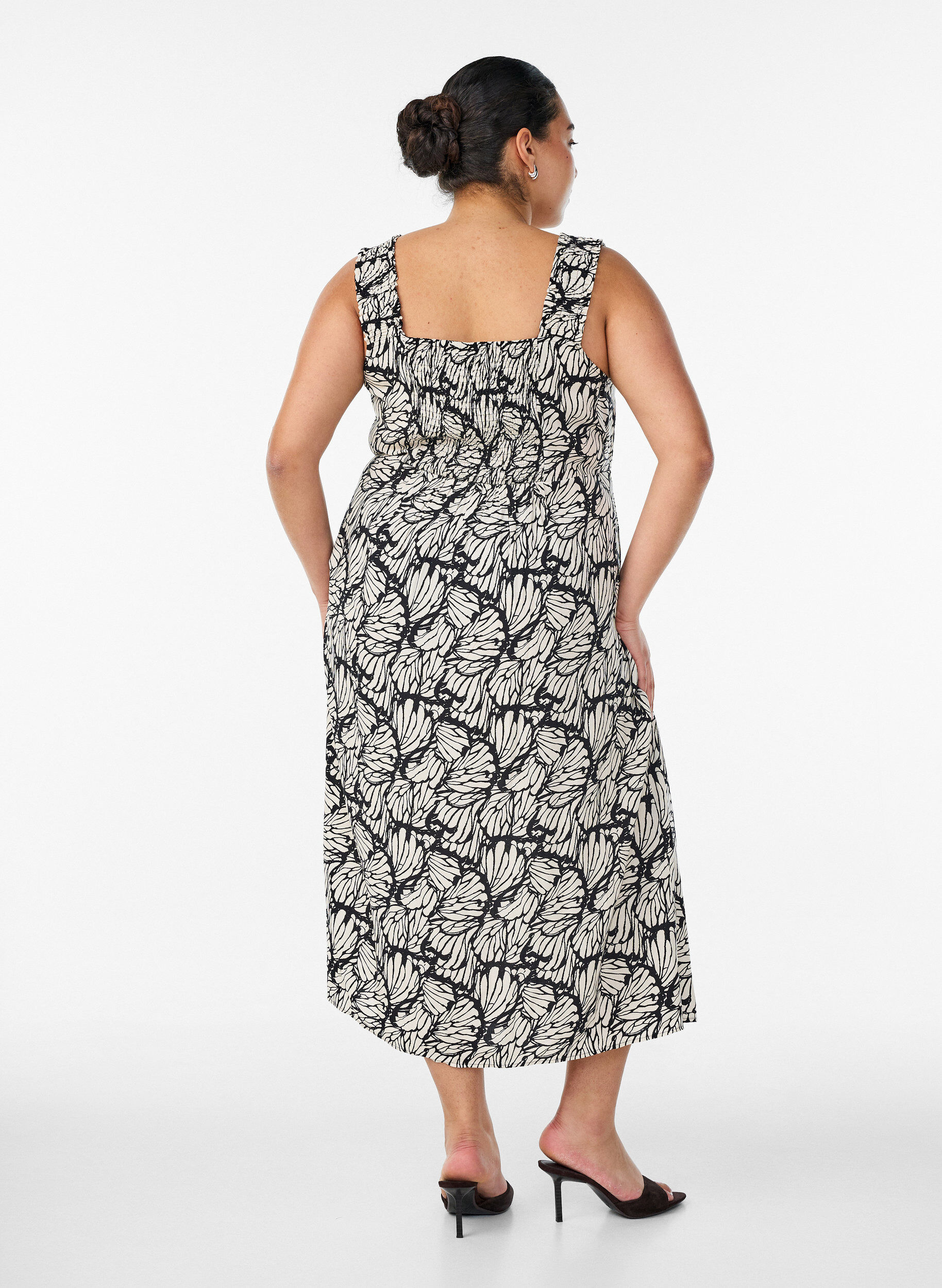 ZizziKes&auml;mekko leveill&auml; olkaimilla, Musta, Model image number 1