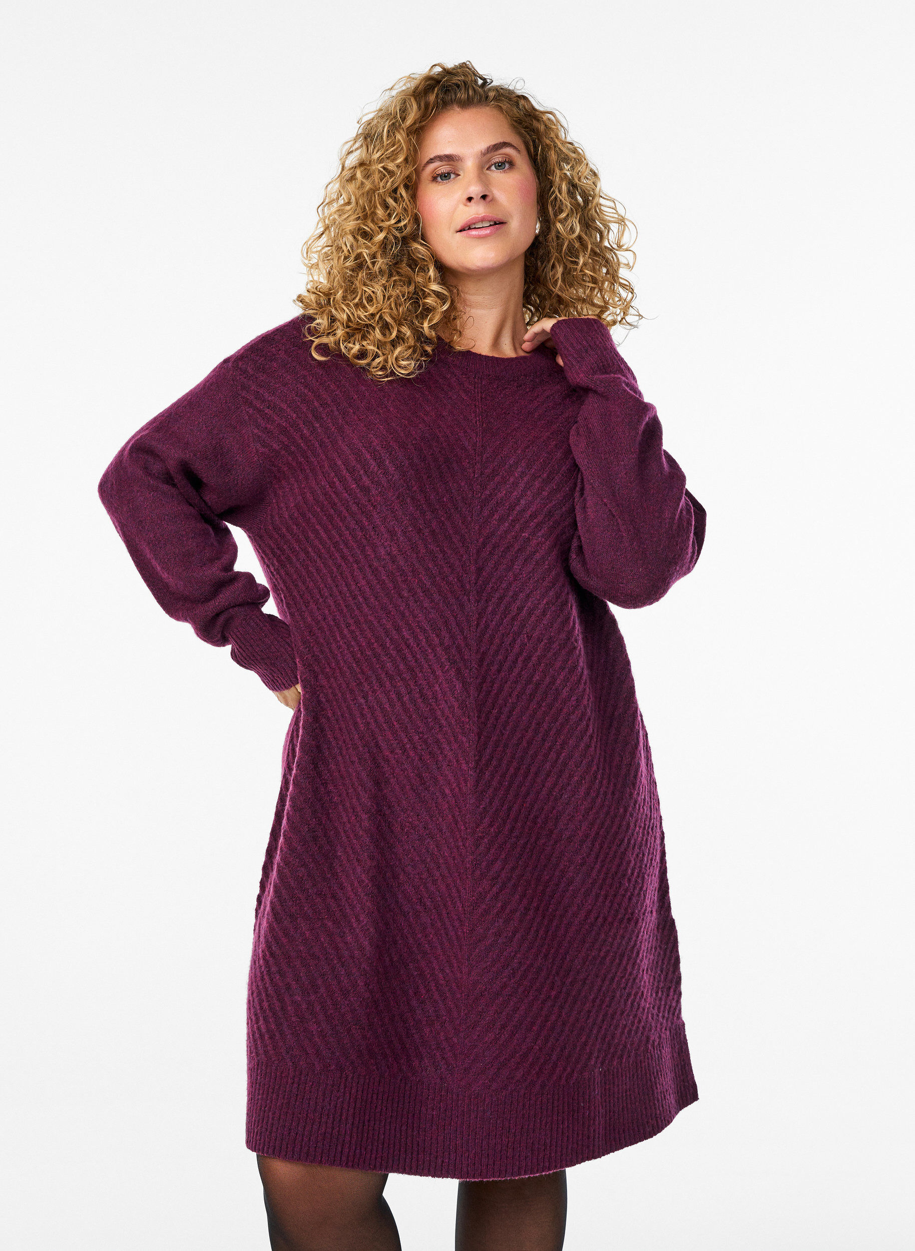 ZizziLyhyt neulemekko V-muotoisella tekstuurikuviolla, Violetti, Model image number 0
