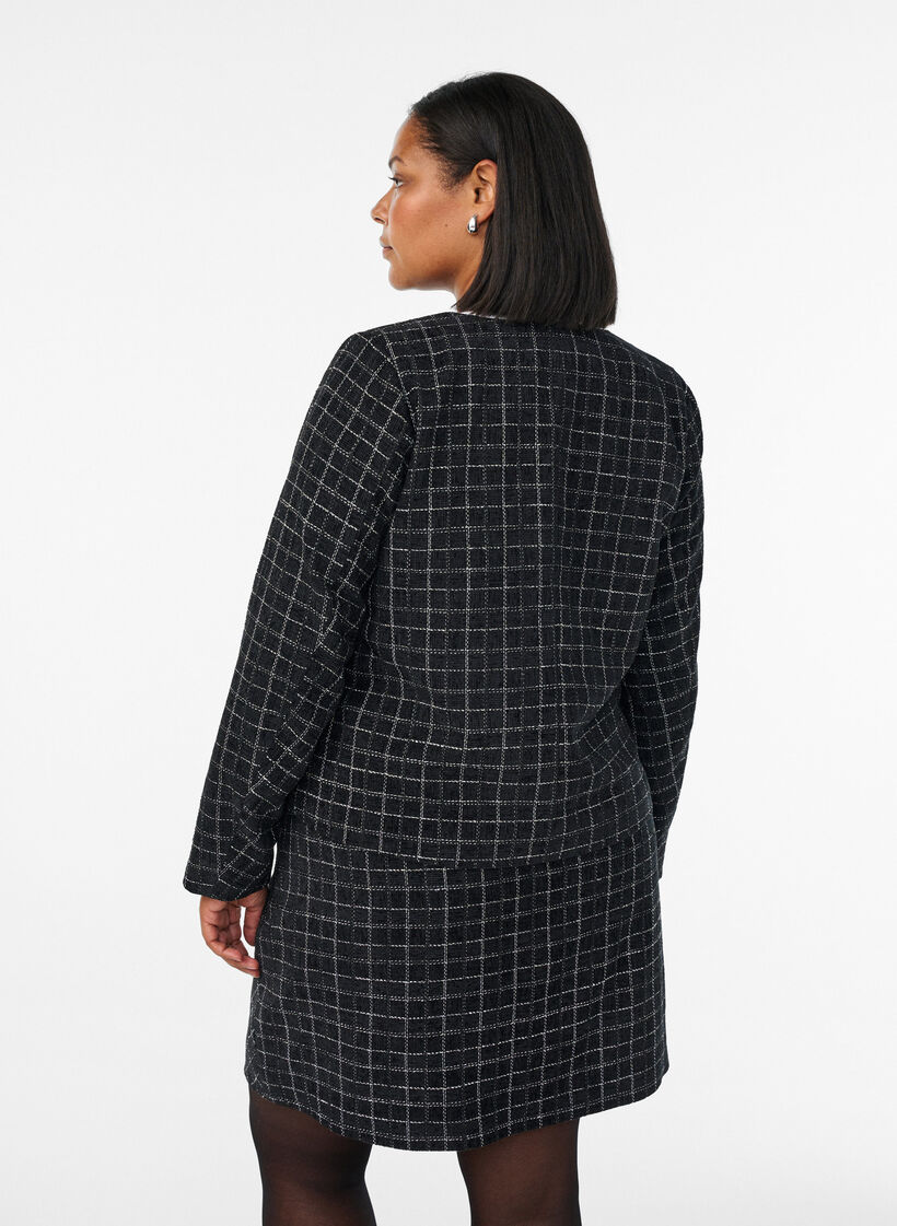 Ruudullinen hame, Musta, Model