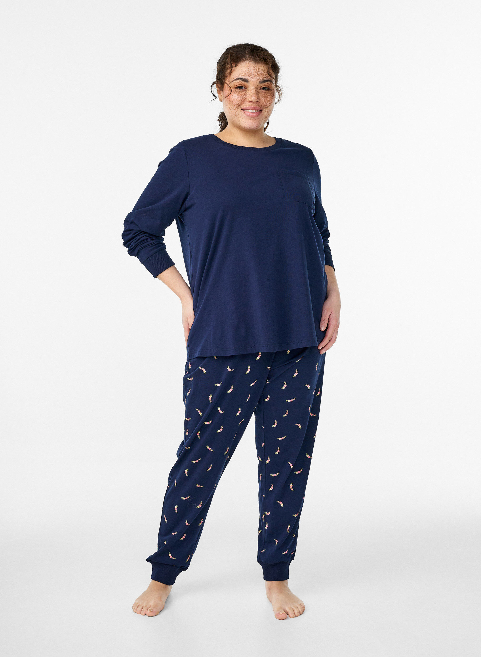 Zizzi Pitk&auml;hihainen pyjaman yl&auml;osa pehme&auml;&auml; puuvillatrikoota, Sininen, Model image number 1