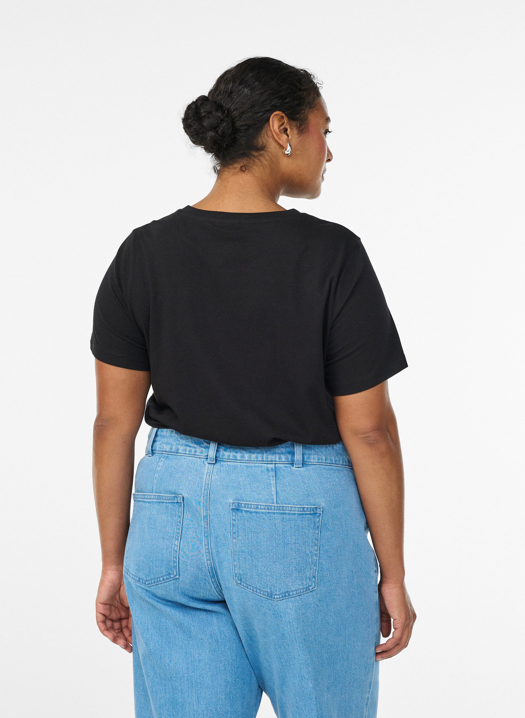 Zizzi Puuvillapaita koristeellisella etudetaljilla, Musta, Model image number 2