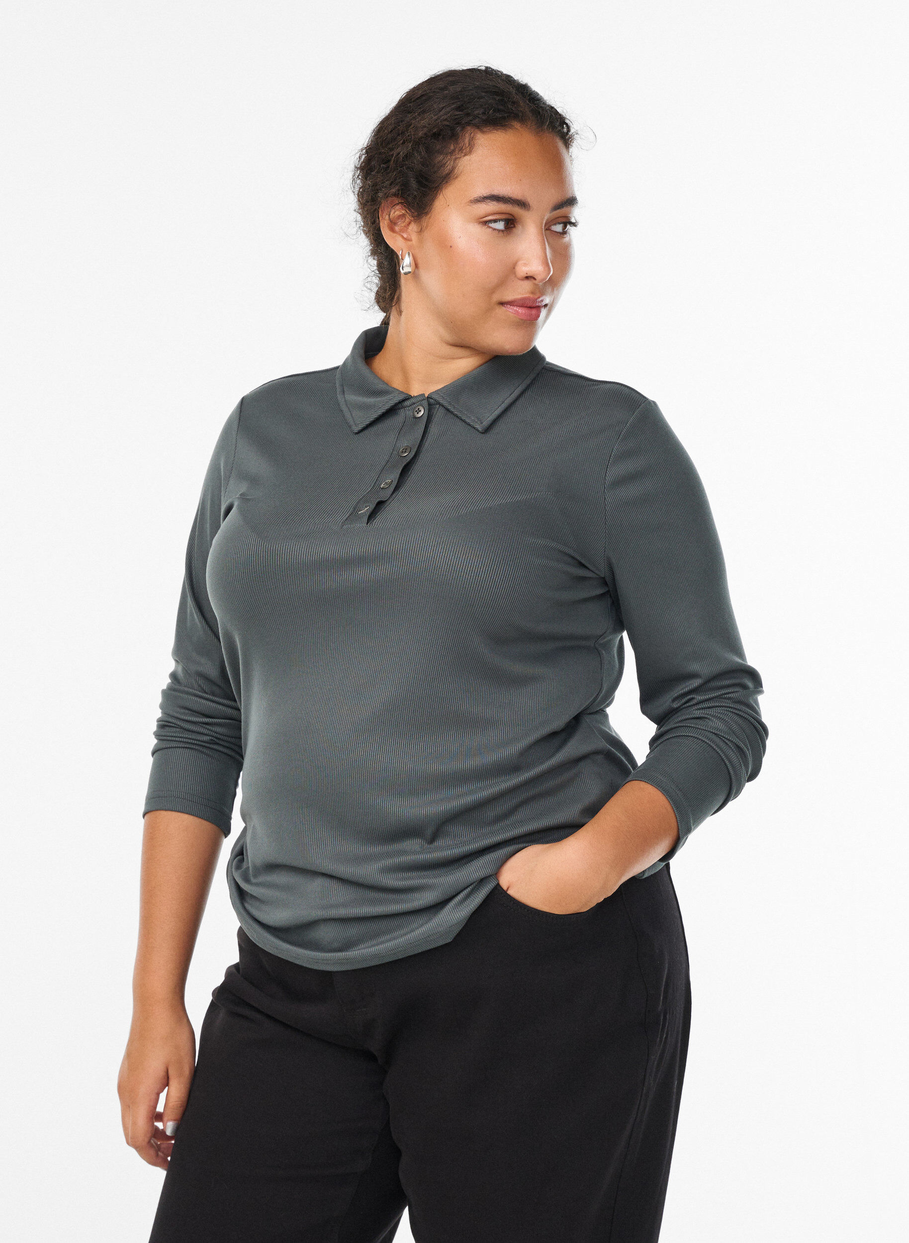 Pikeepaita pehme&auml;&auml; ribattua materiaalia, pitk&auml;t hihat, Vihre&auml;, Model