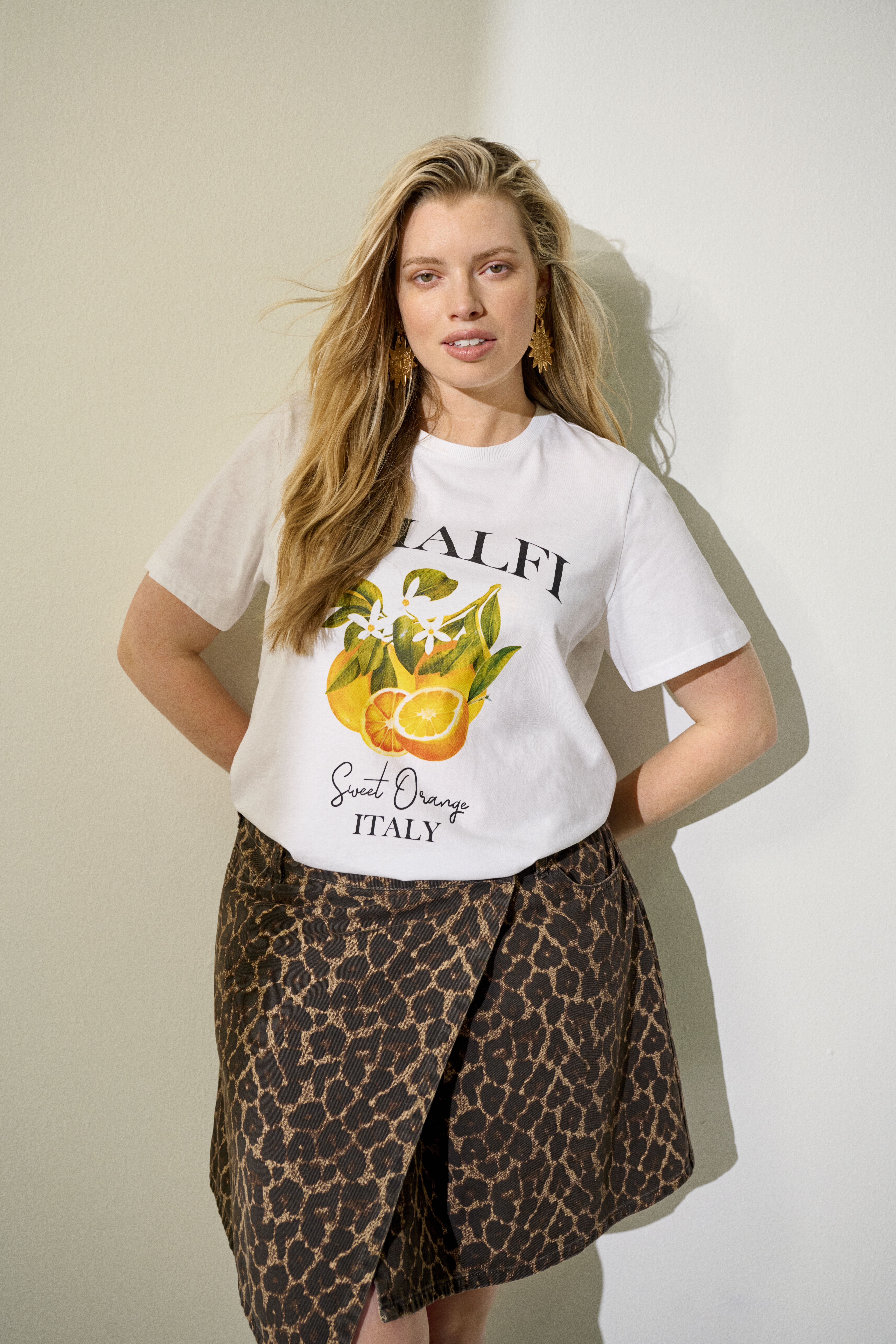 Zizzi Leo denim hame, , Model