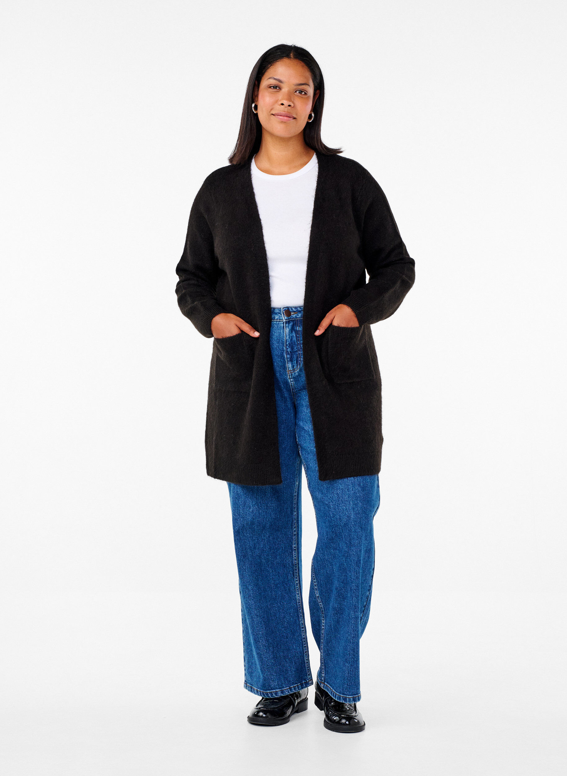 Zizzi Pitk&auml; neuletakki taskuilla, Musta, Model image number 1