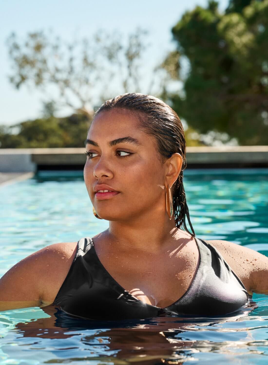 Tukevat ja muotoilevat uimapuvut, , Model