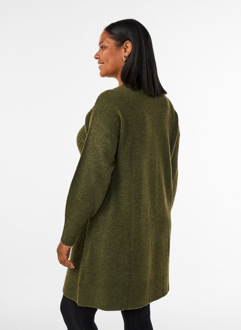 Lyhyt neulemekko V-muotoisella tekstuurikuviolla, Vihre&auml;, Model image number 2