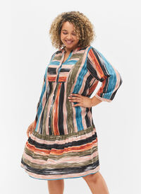Kuviollinen puuvilla mekko 3/4-hihoilla, Multi Stripe AOP, Model