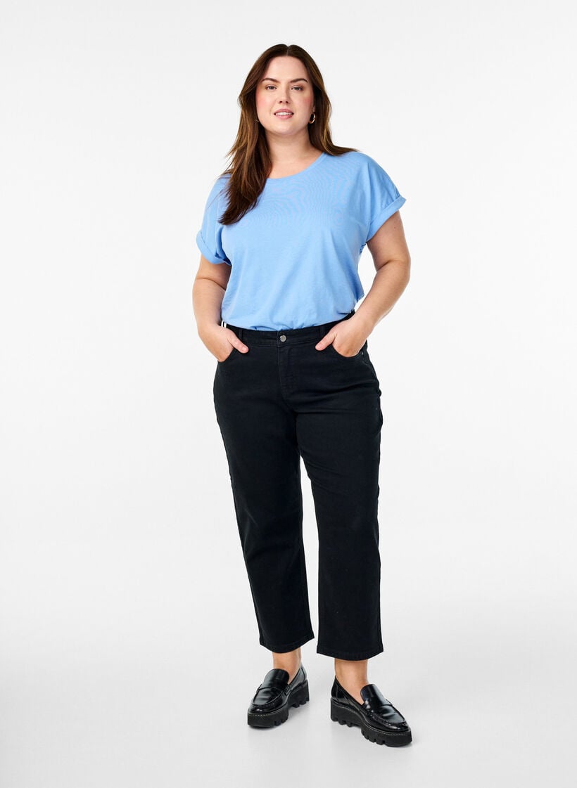 Cropped Vera -farkut, joissa on suora istuvuus, Musta, Model image number 0