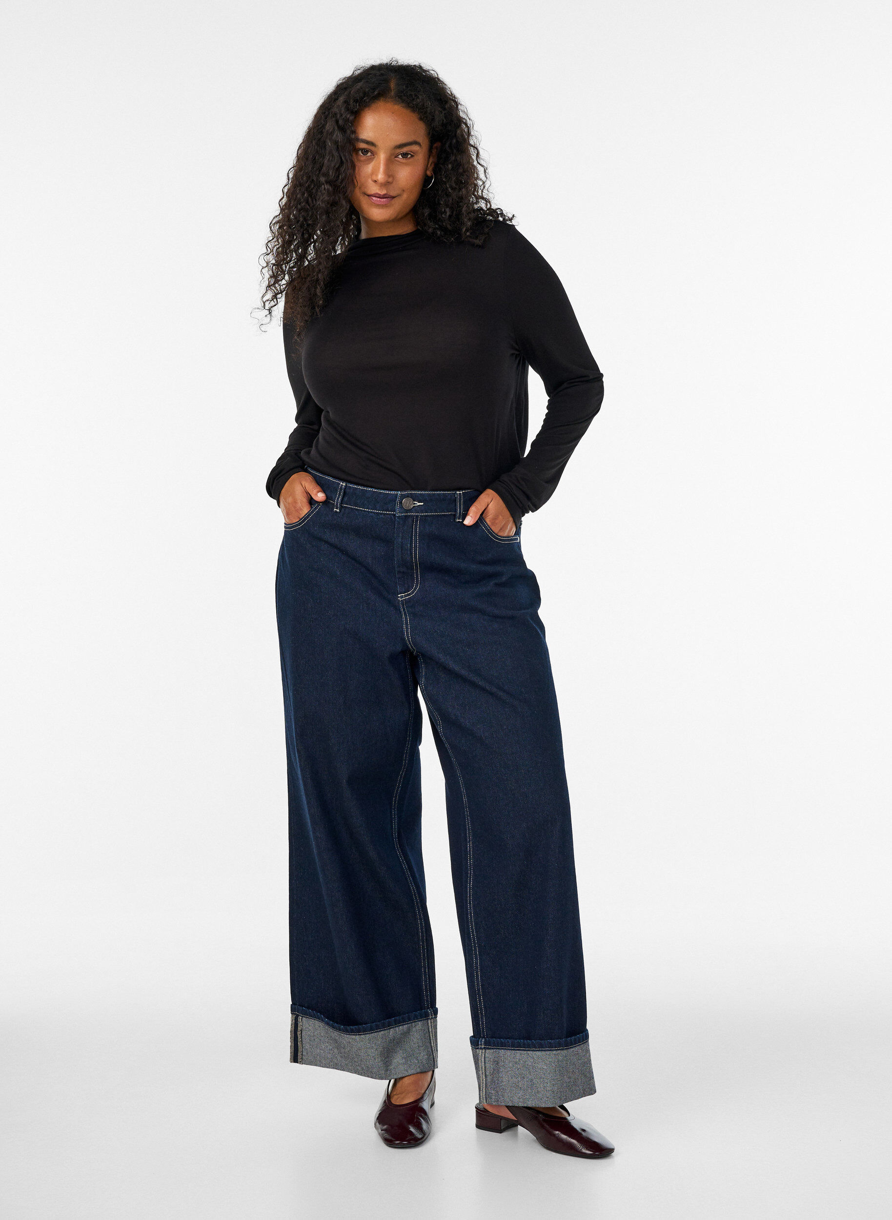 ZizziKorkeakauluksinen pusero viskoosijerseyst&auml;, Musta, Model image number 1