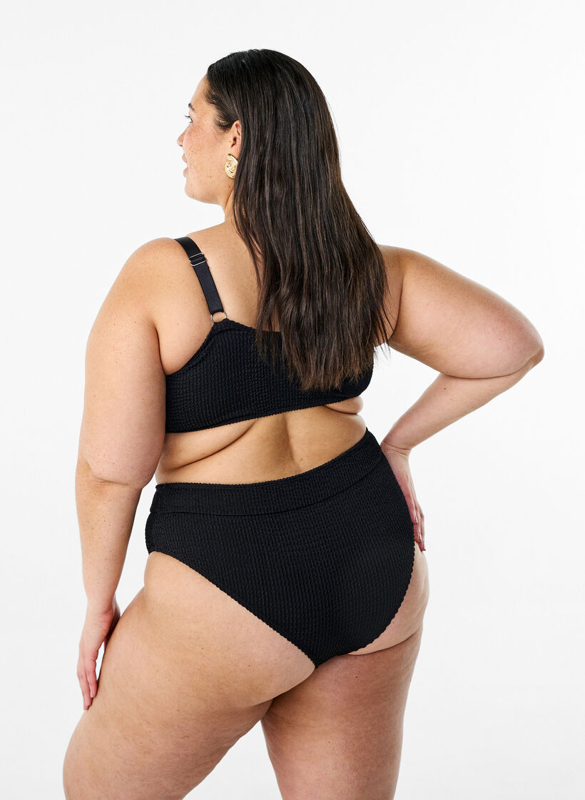 Brasiliantyyliset bikinialushousut kreppikankaasta, Musta, Model image number 2