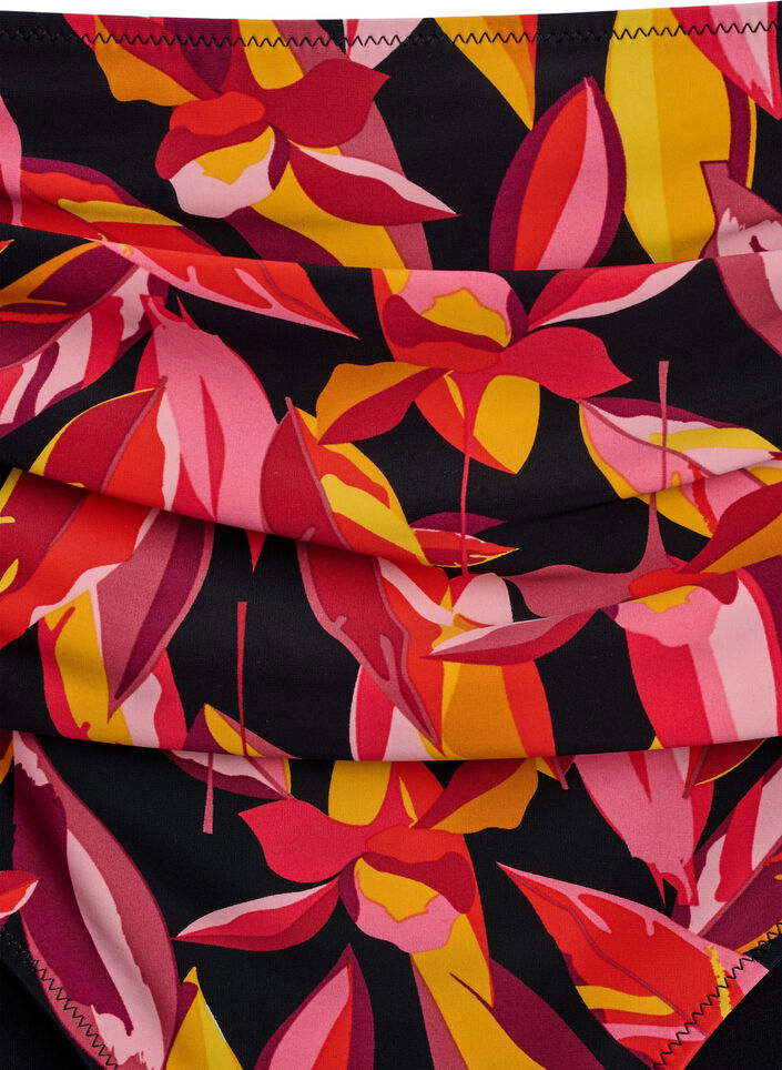 Bikinihousut printill&auml; ja korkealla vy&ouml;t&auml;r&ouml;ll&auml;, Punainen, Packshot image number 2