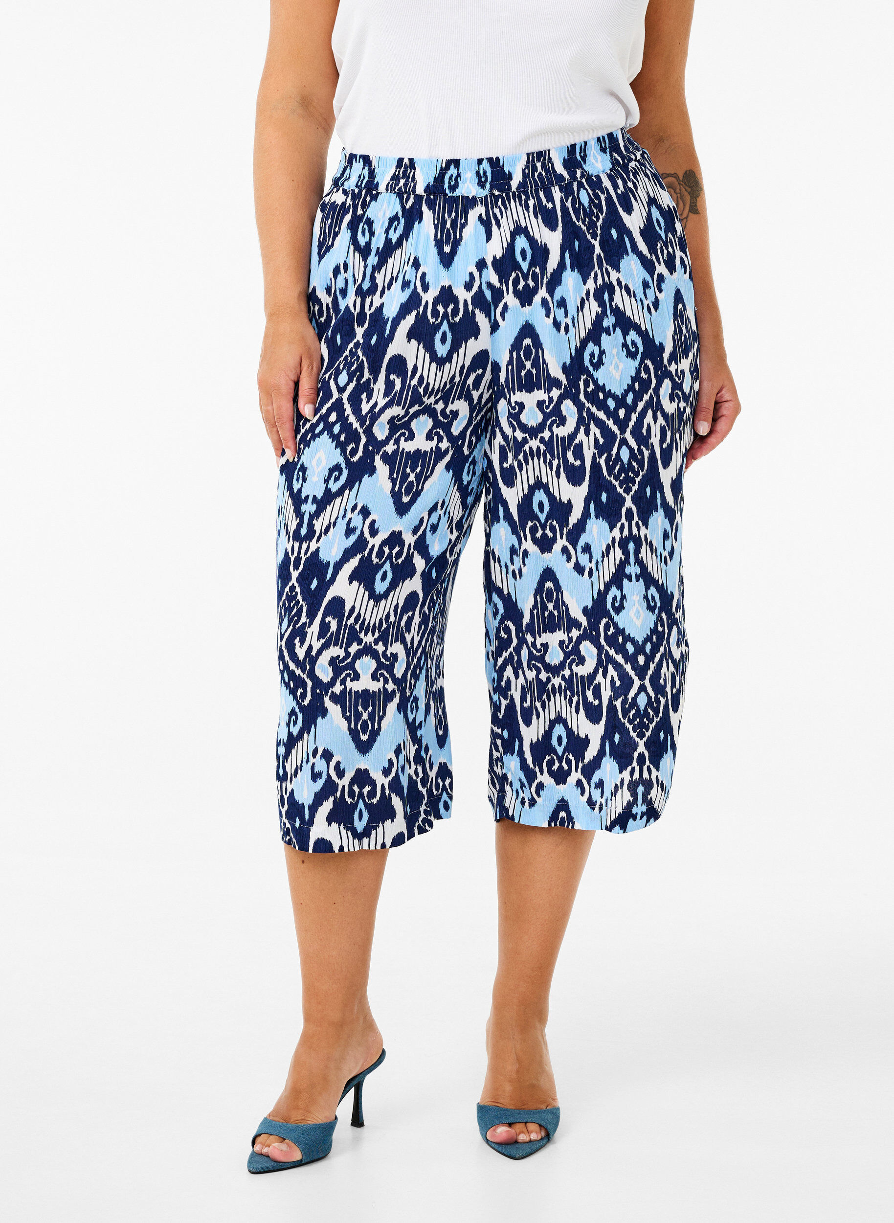 Zizzi Culotte-housut viskoosia painatuksella, Blue Ethnic AOP, Model image number 2