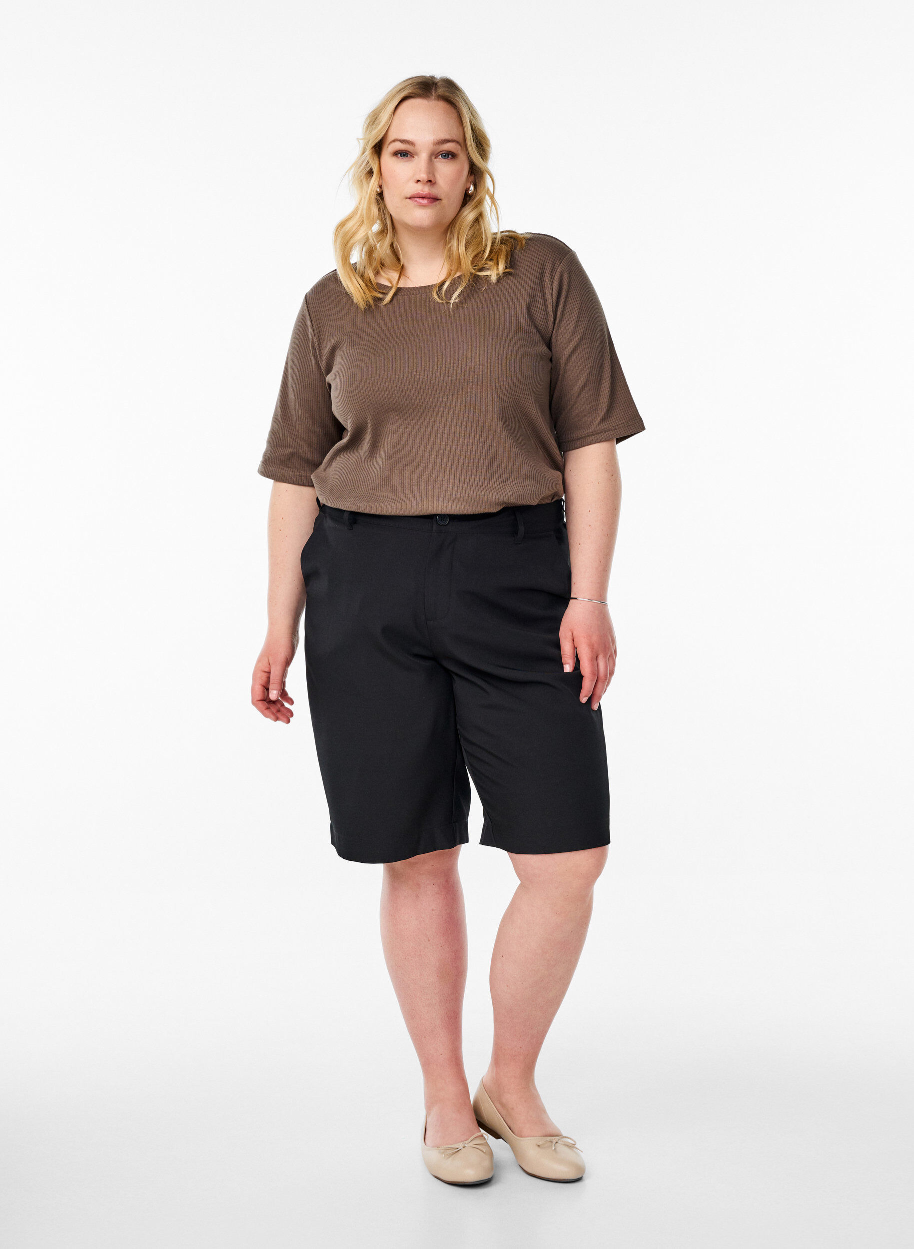ZizziRibattu jerseypusero, jossa on lyhyet hihat, Ruskea, Model image number 1