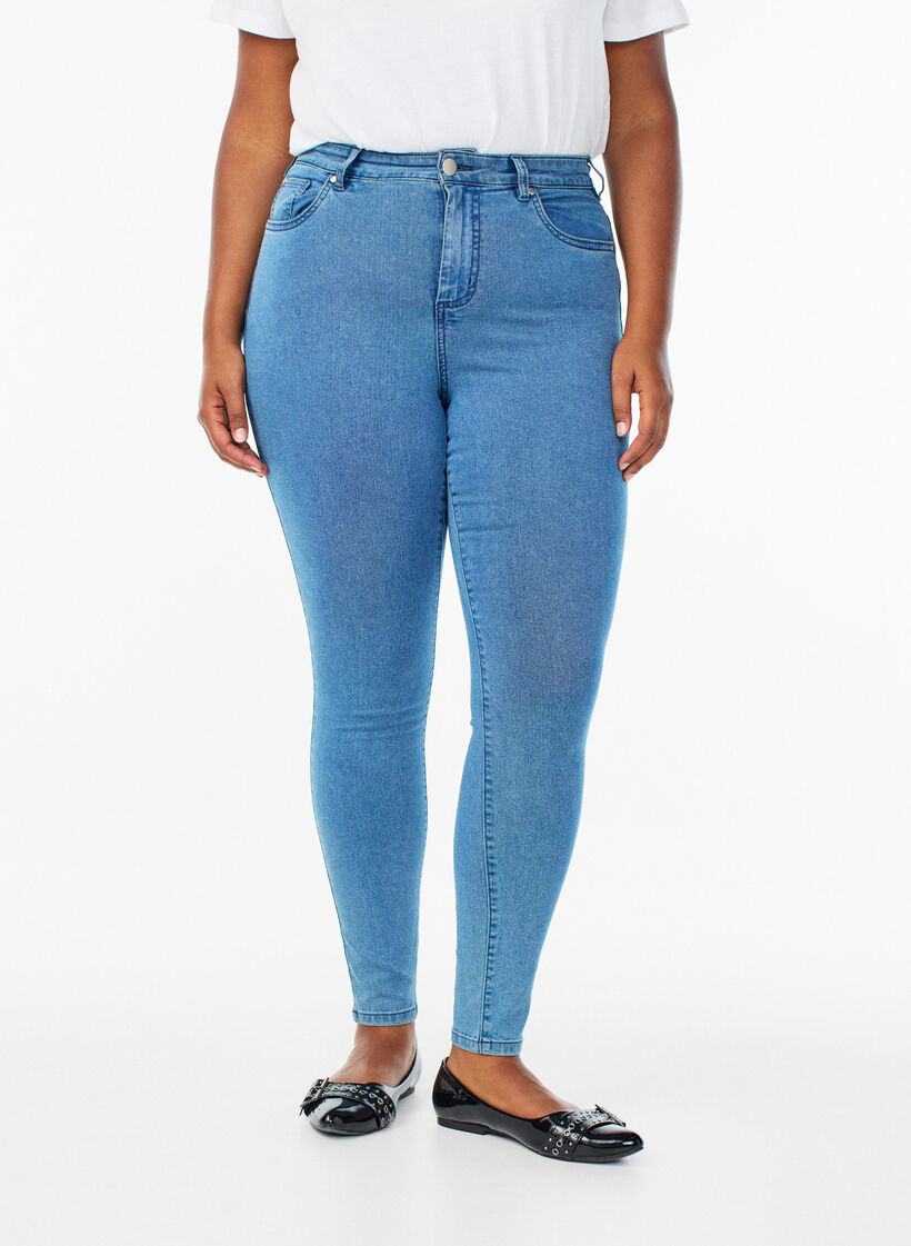 Amy korkea vy&ouml;t&auml;r&ouml;iset super slim fit -farkut, Sininen, Model image number 2