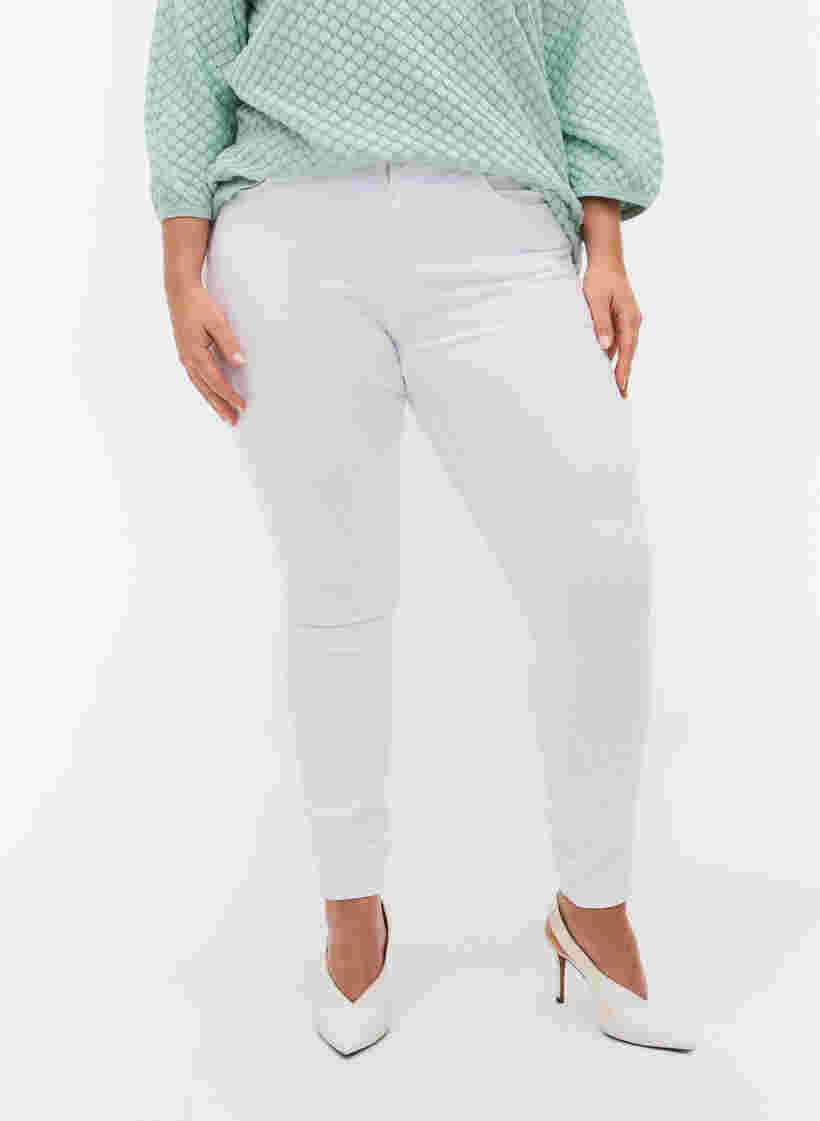 Korkeavyötäröiset super slim Amy farkut, Bright White, Model image number 3