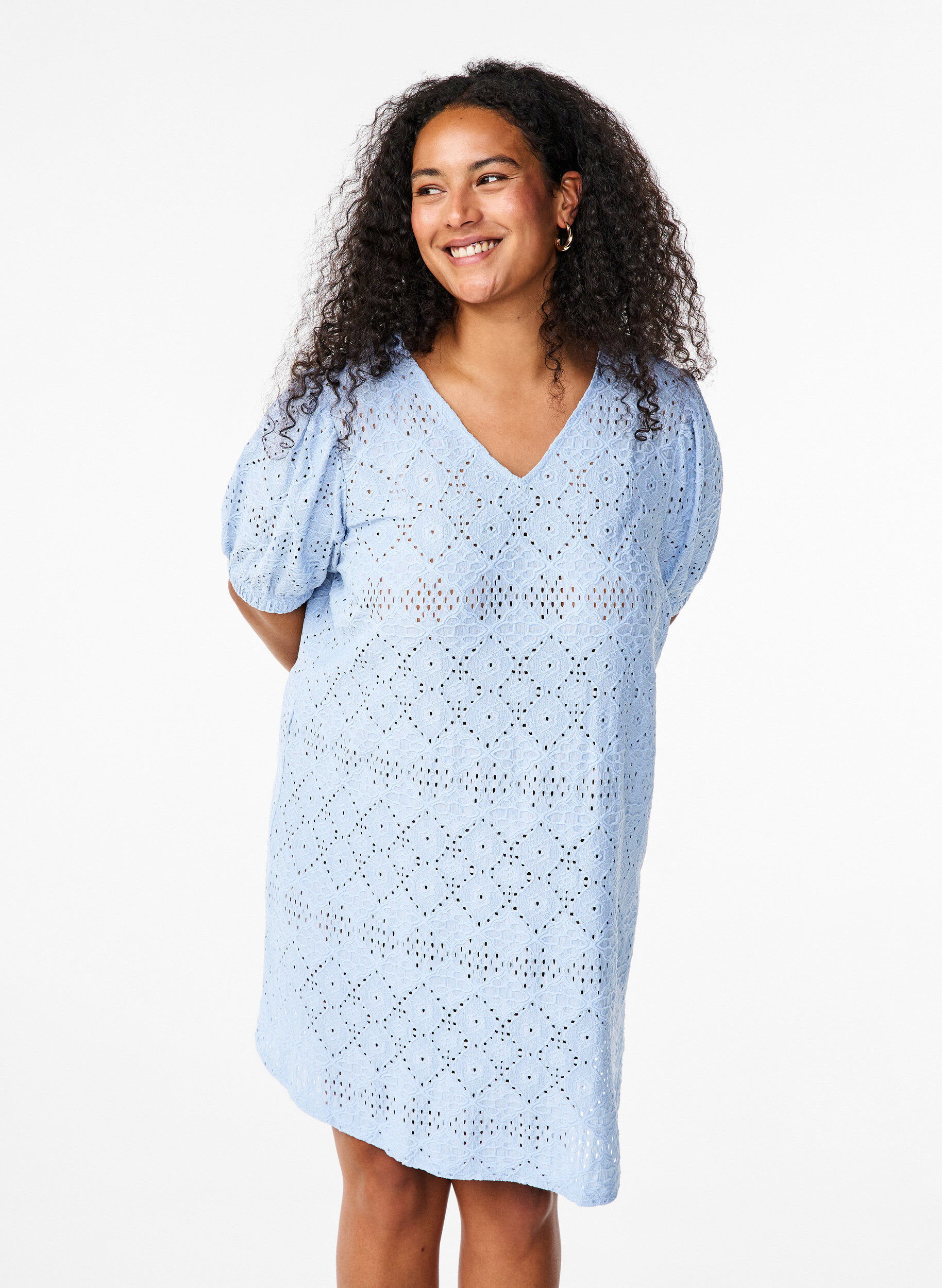 Zizzi Lyhyt mekko v-kaula-aukolla ja reik&auml;kuviolla, Cashmere Blue, Model image number 0