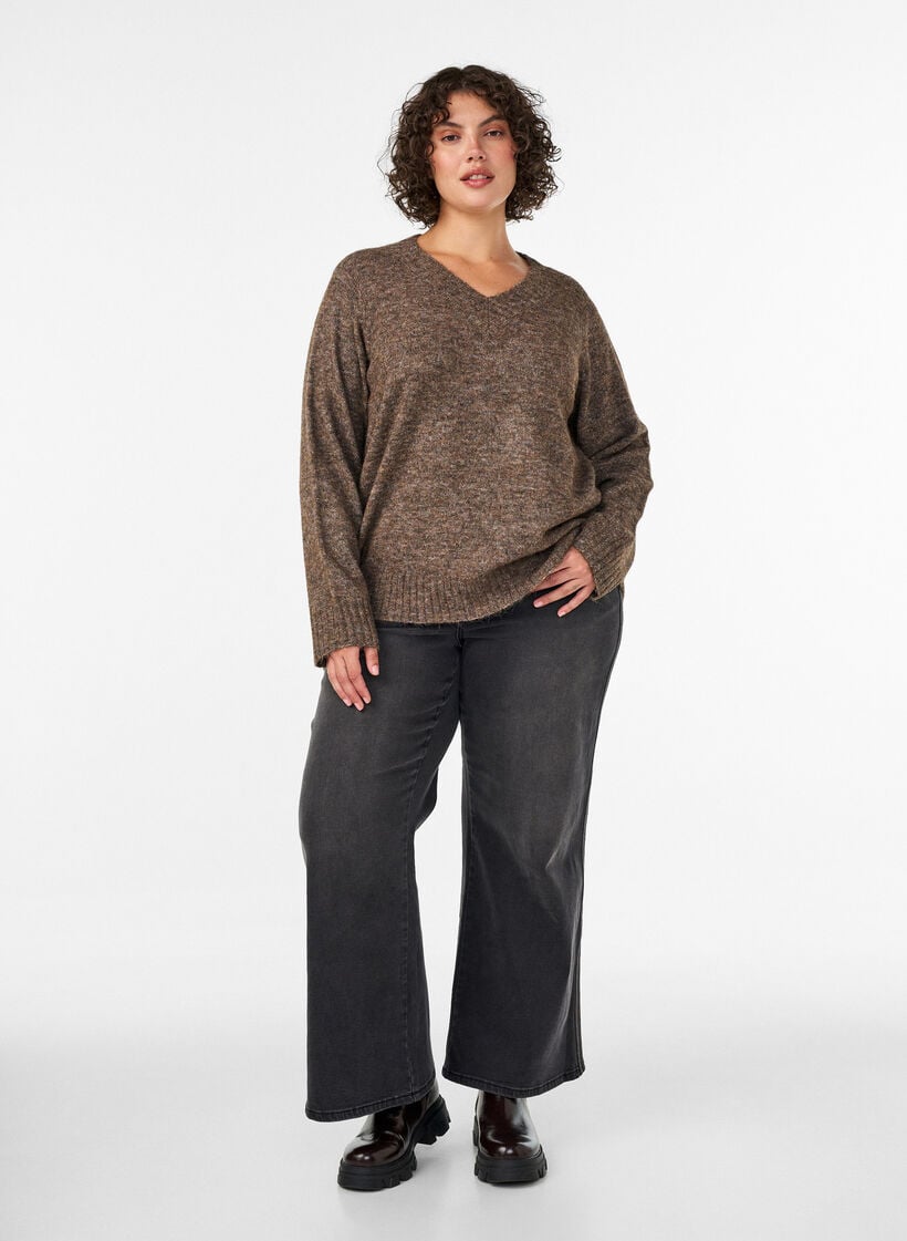 V-aukkoinen neule, Ruskea, Model image number 1