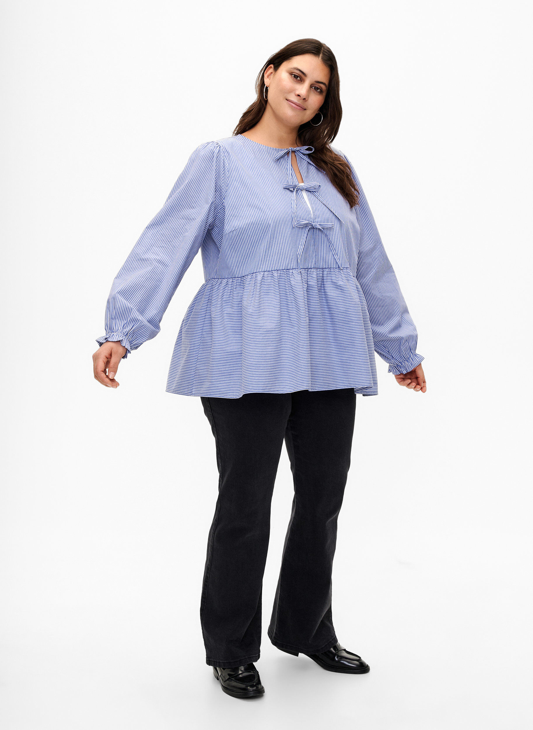 ZizziRaidallinen puuvillapusero rusettiyksityiskohdalla, Baja Blue Stripe, Model image number 4