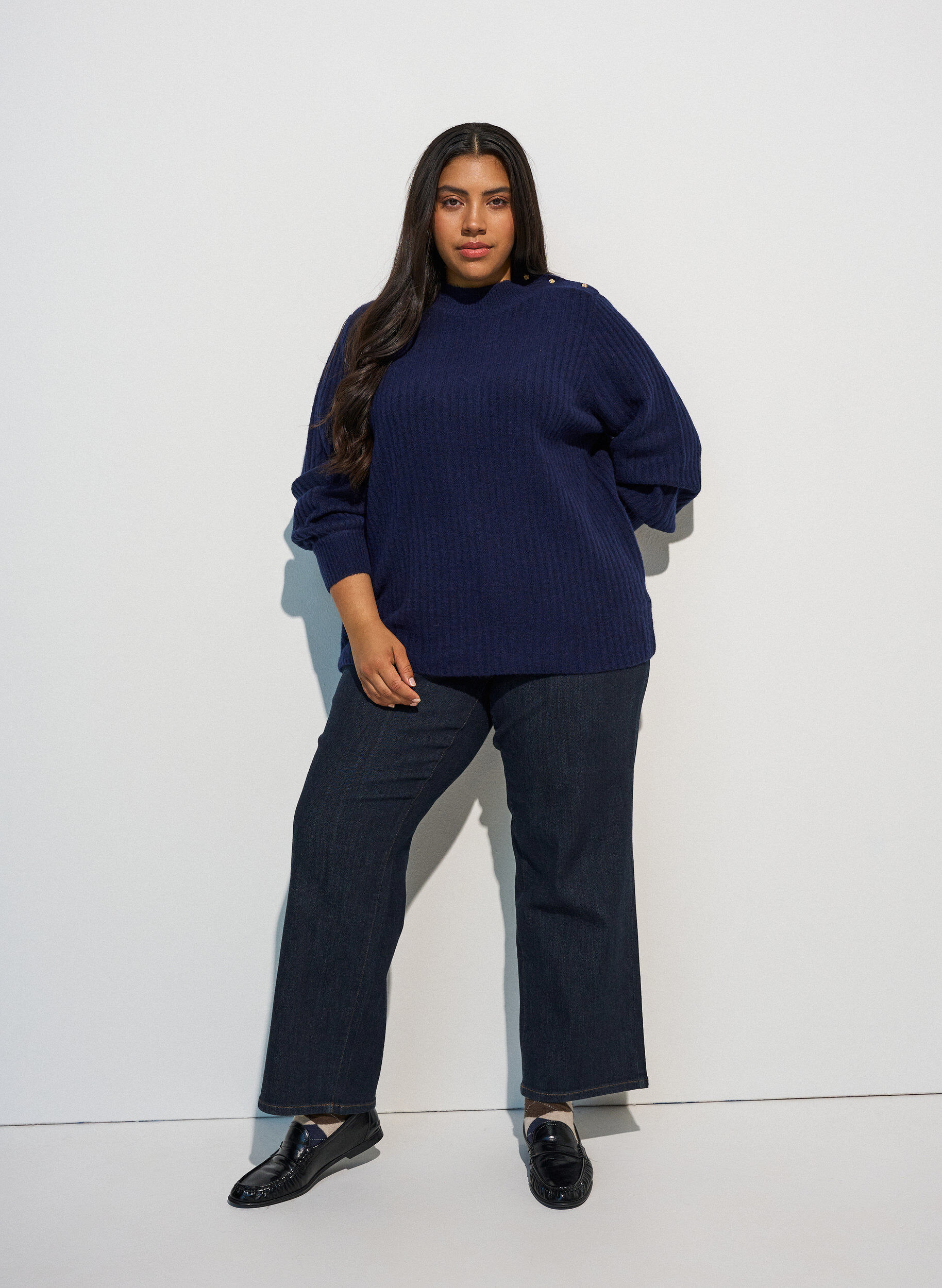 ZizziRibattu neulepusero puff-hihoilla ja napeilla, Sininen, Model image number 1