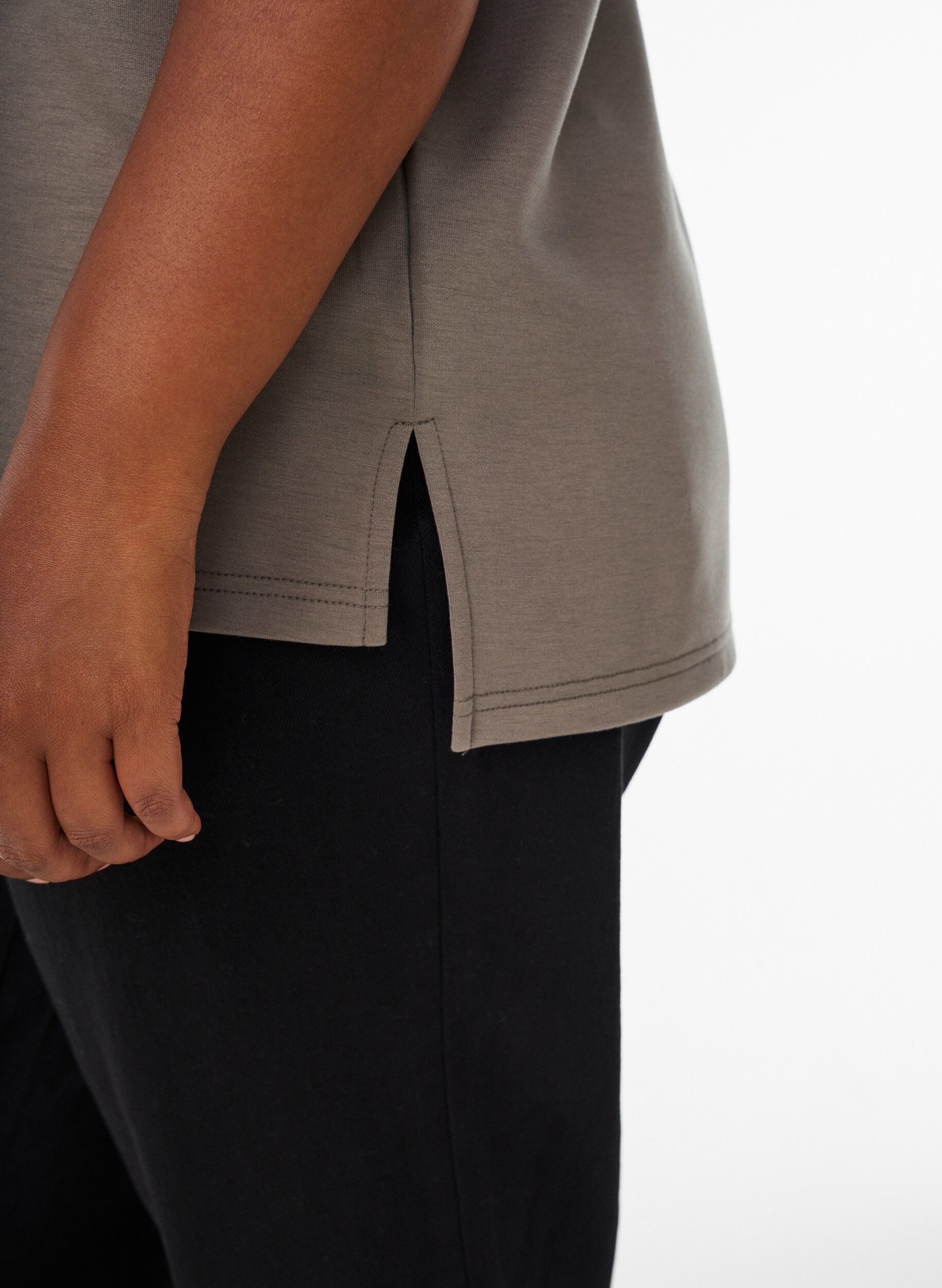 Zizzi Lyhythihainen swetari korkealla kauluksella, Ruskea, Model image number 3