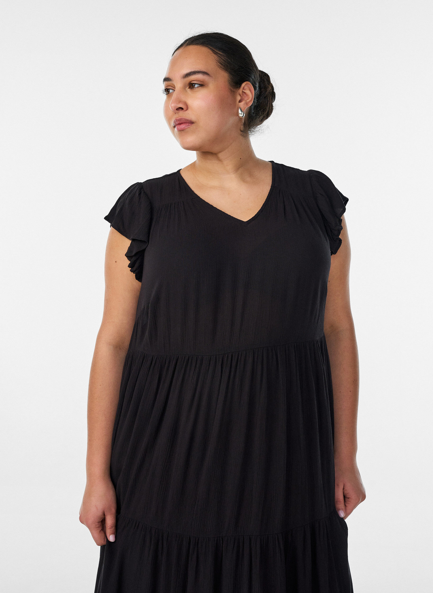 ZizziMidimekko viskoosista r&ouml;yhel&ouml;hihoilla, Musta, Model image number 2