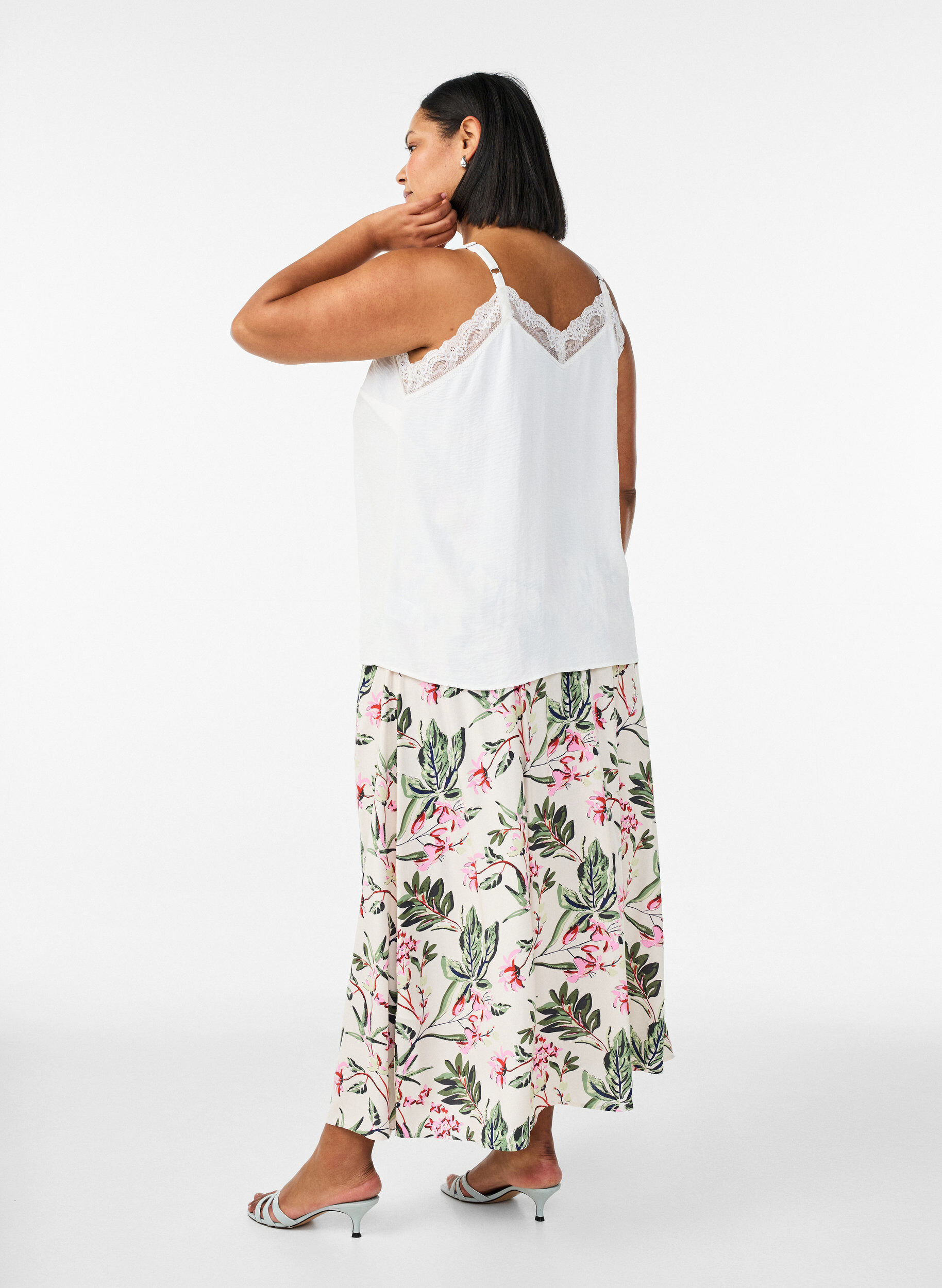 ZizziViskoosista valmistettu rypytetty maksihame, Vanilja, Model image number 1