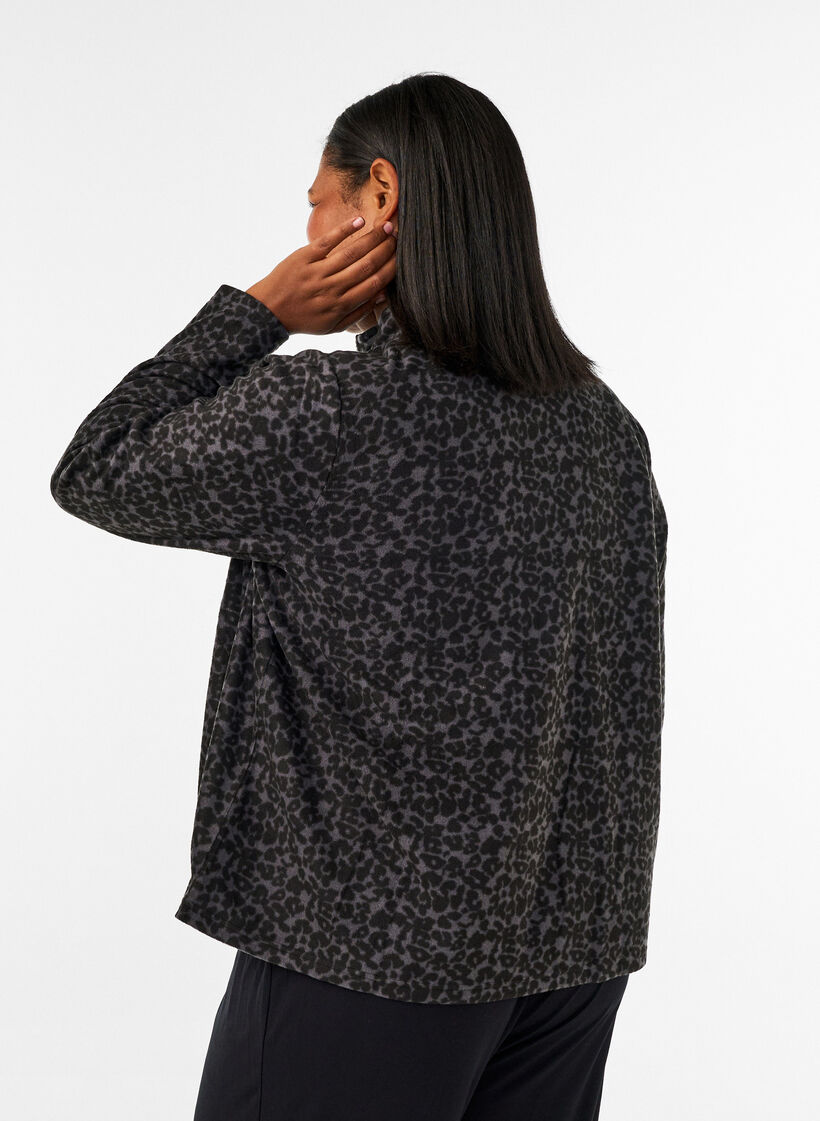 Fleece-takki leopardikuosilla ja korkealla kauluksella, Musta, Model image number 2