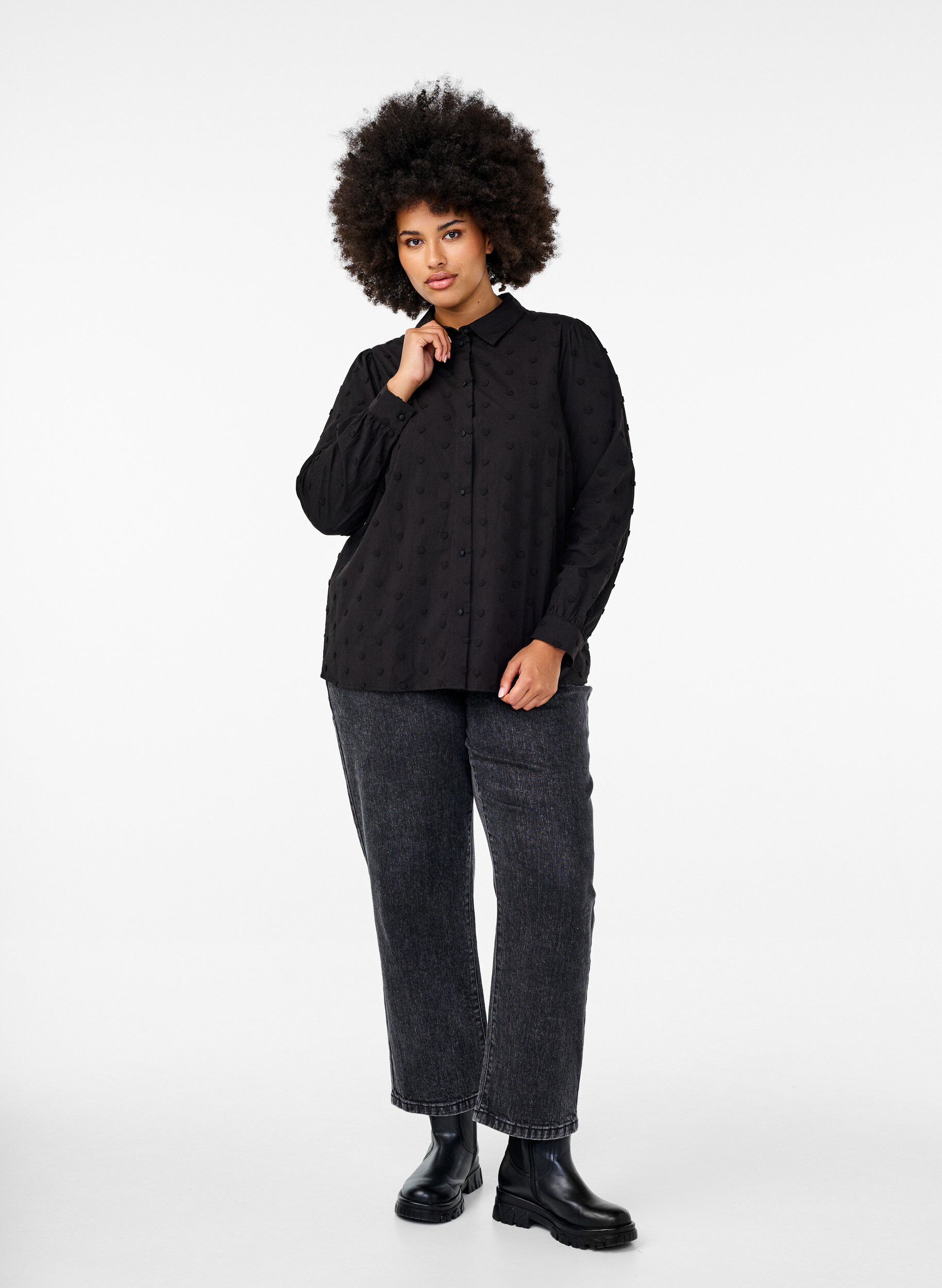 Zizzi Paita kauluksella ja ommelluilla syd&auml;mill&auml;, Musta, Model image number 1