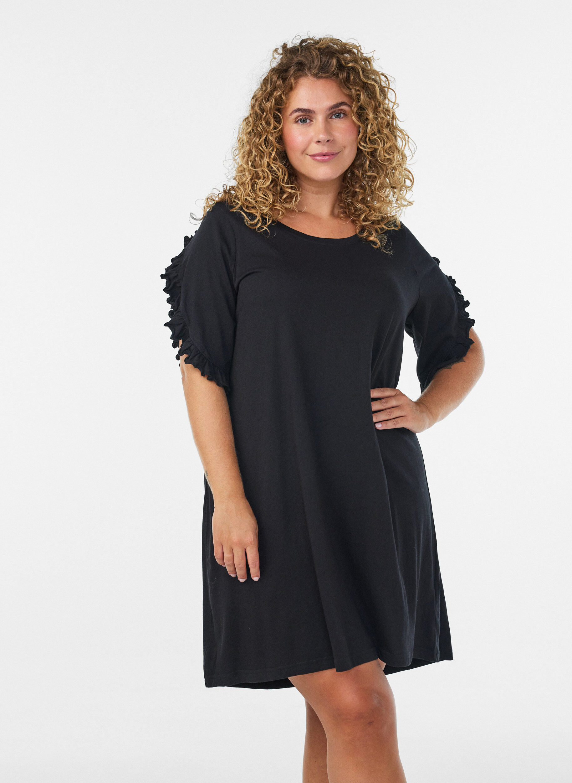 ZizziLuomupuuvillainen y&ouml;paita r&ouml;yhel&ouml;hihoilla, Musta, Model image number 0