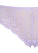 Kukkapitsiset stringit normaalilla vy&ouml;t&auml;r&ouml;ll&auml;, Violetti, Packshot image number 2
