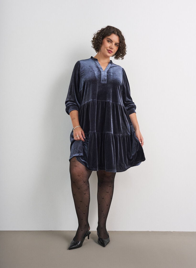Lyhyt veluurimekko r&ouml;yhel&ouml;kauluksella ja pitkill&auml; hihoilla, Sininen, Model image number 1