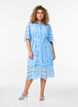 Paitamekko brodeerattua broderie anglaise -kangasta vy&ouml;ll&auml;, Sininen, Model image number 1