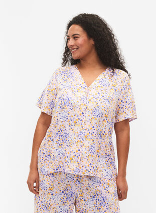 Printattu pyjamapaita viskoosia, Cameo Pink AOP, Model image number 0