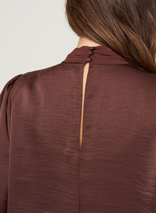 Korkeakauluksinen paita puhvihihoilla, Brown Ass, Model image number 2