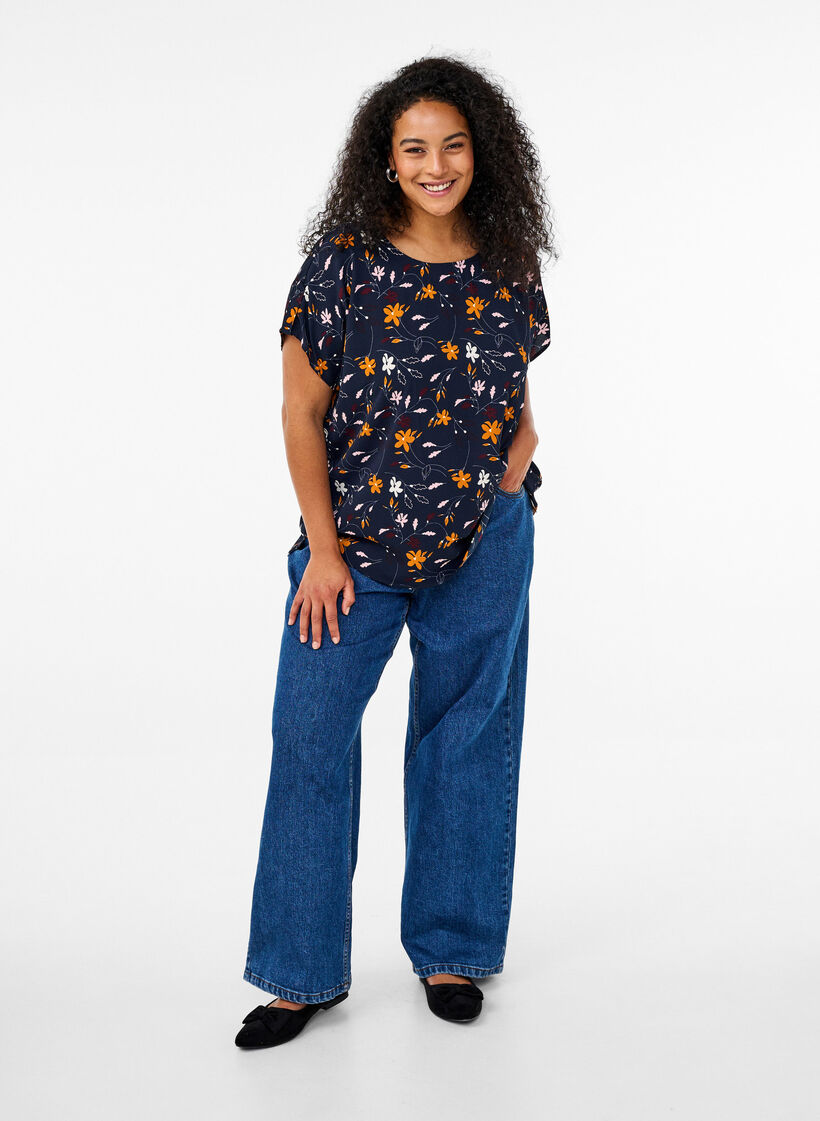 Lyhythihainen pusero kukkaprintillä, Sky Captain Flower, Model image number 3