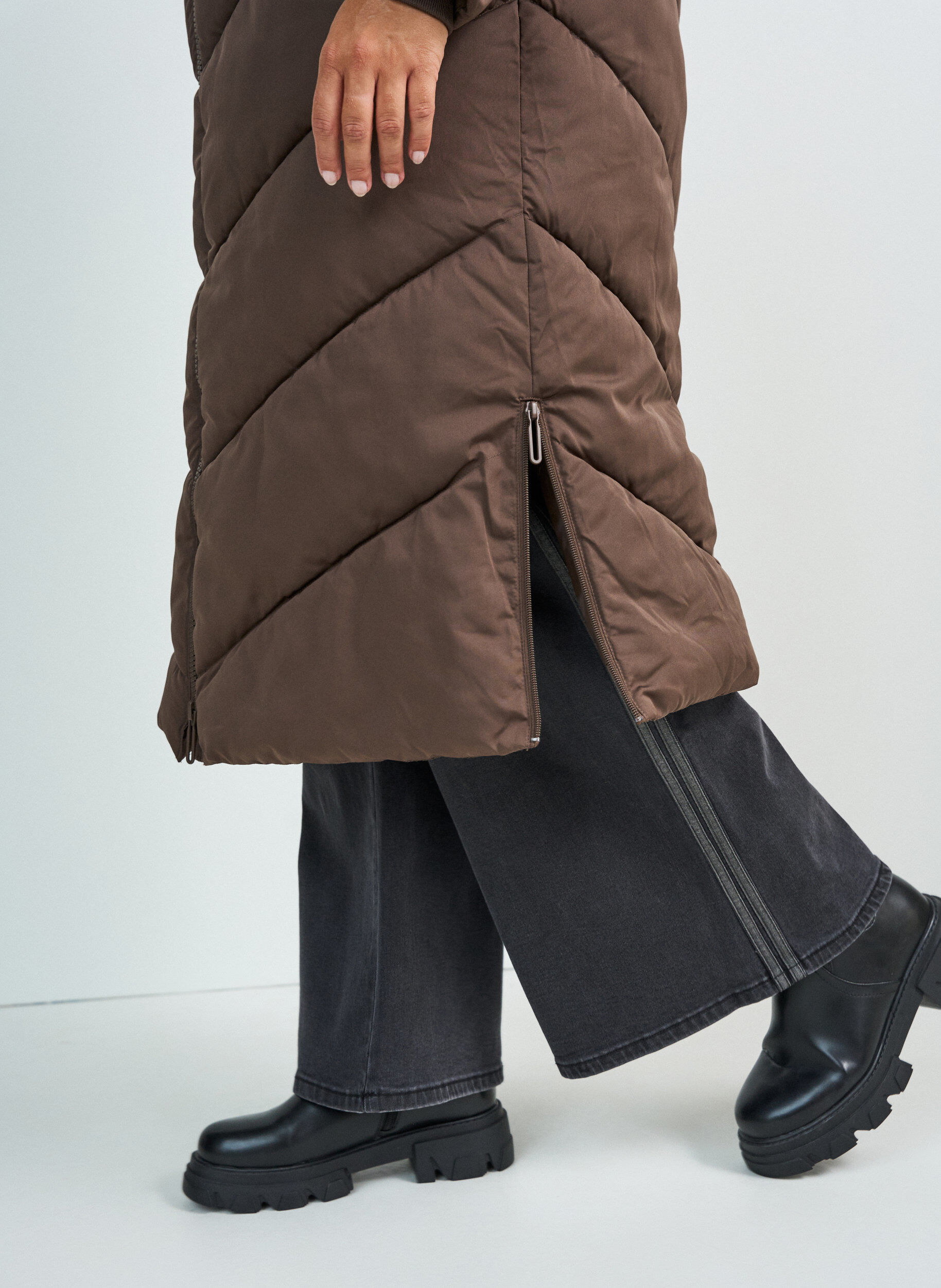 ZizziPitk&auml; toppatakki, jossa huppu ja taskut, Ruskea, Model image number 2