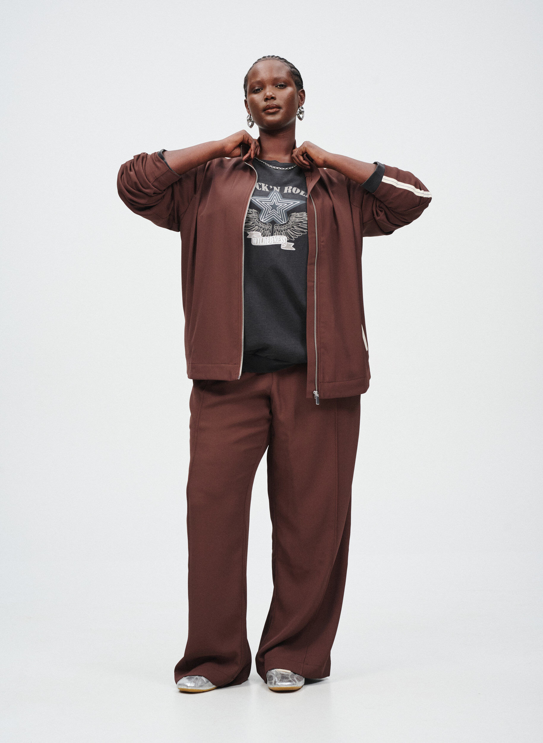 Zizzi Urheilulliset housut suorilla lahkeilla ja sivuraidoilla, Tumma Bordeaux, Image image number 0