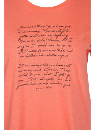 Ekologisesta puuvillasta valmistettu t-paita painatuksella, Living Coral Text, Packshot image number 2