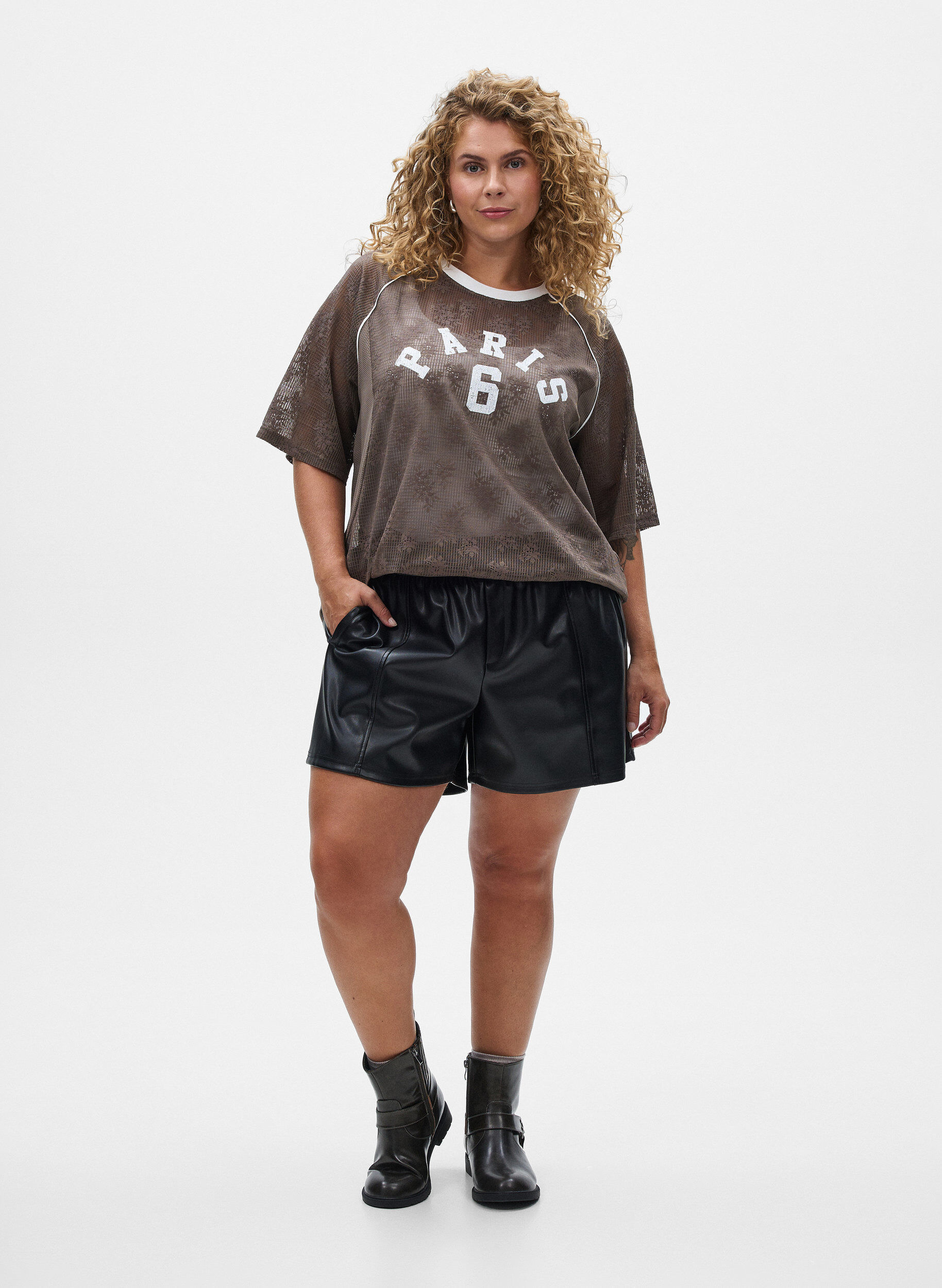 Zizzi Pitsinen T-paita teksti-printill&auml;, Ruskea, Model image number 1