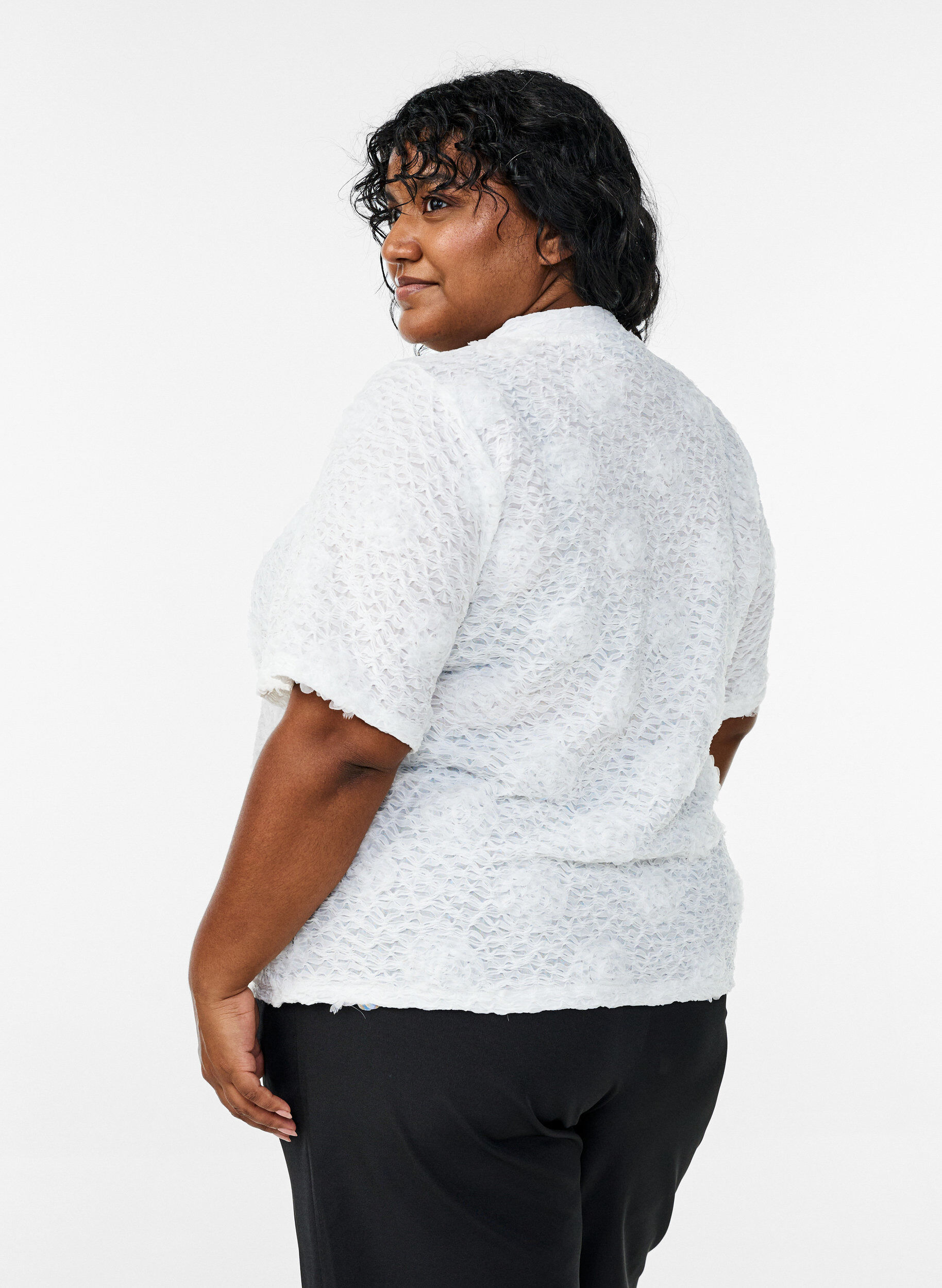 Zizzi Pusero, jossa on 3D-kukkia ja lyhyet hihat, Valkoinen, Model image number 2