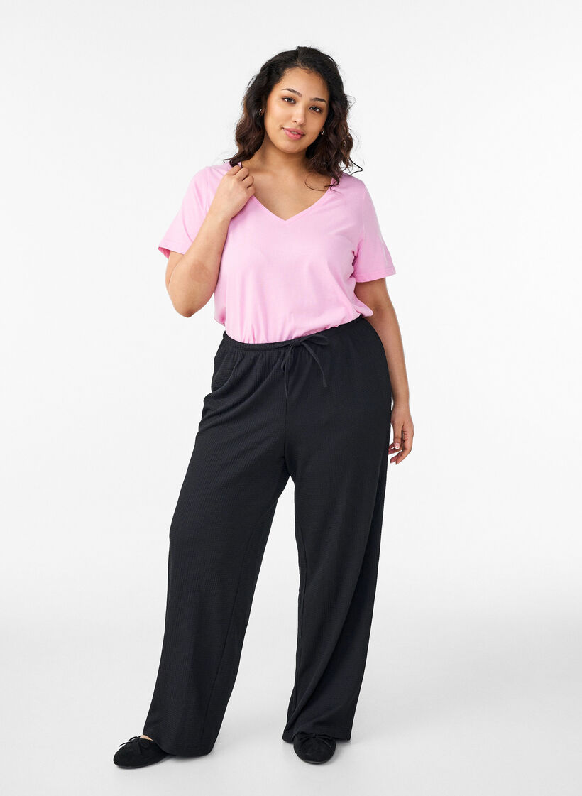 V-kaula-aukkoinen T-paita, Vaaleanpunainen, Model image number 1