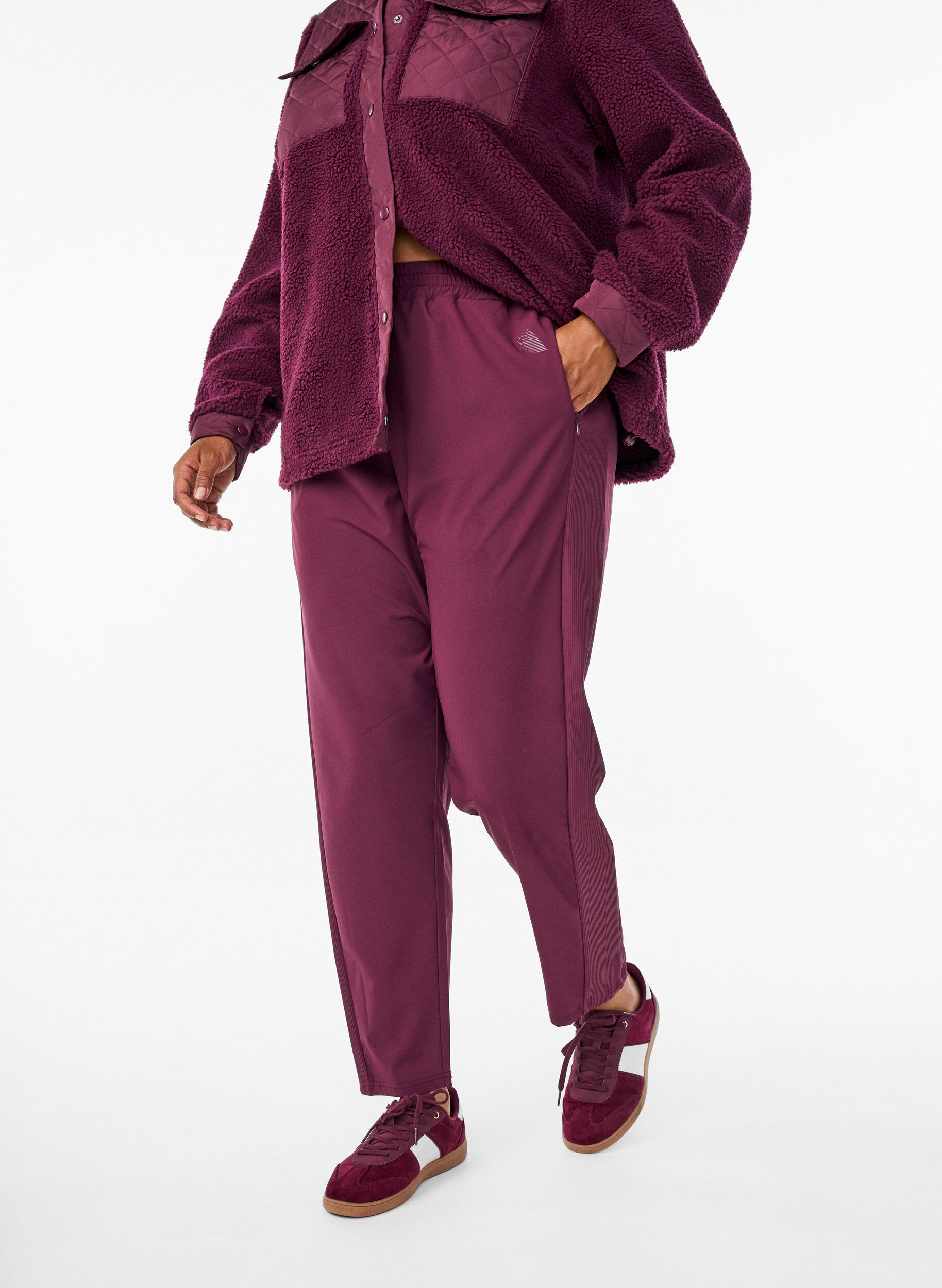 Zizzi Kevyet treenihousut taskuilla, Punainen, Model image number 2