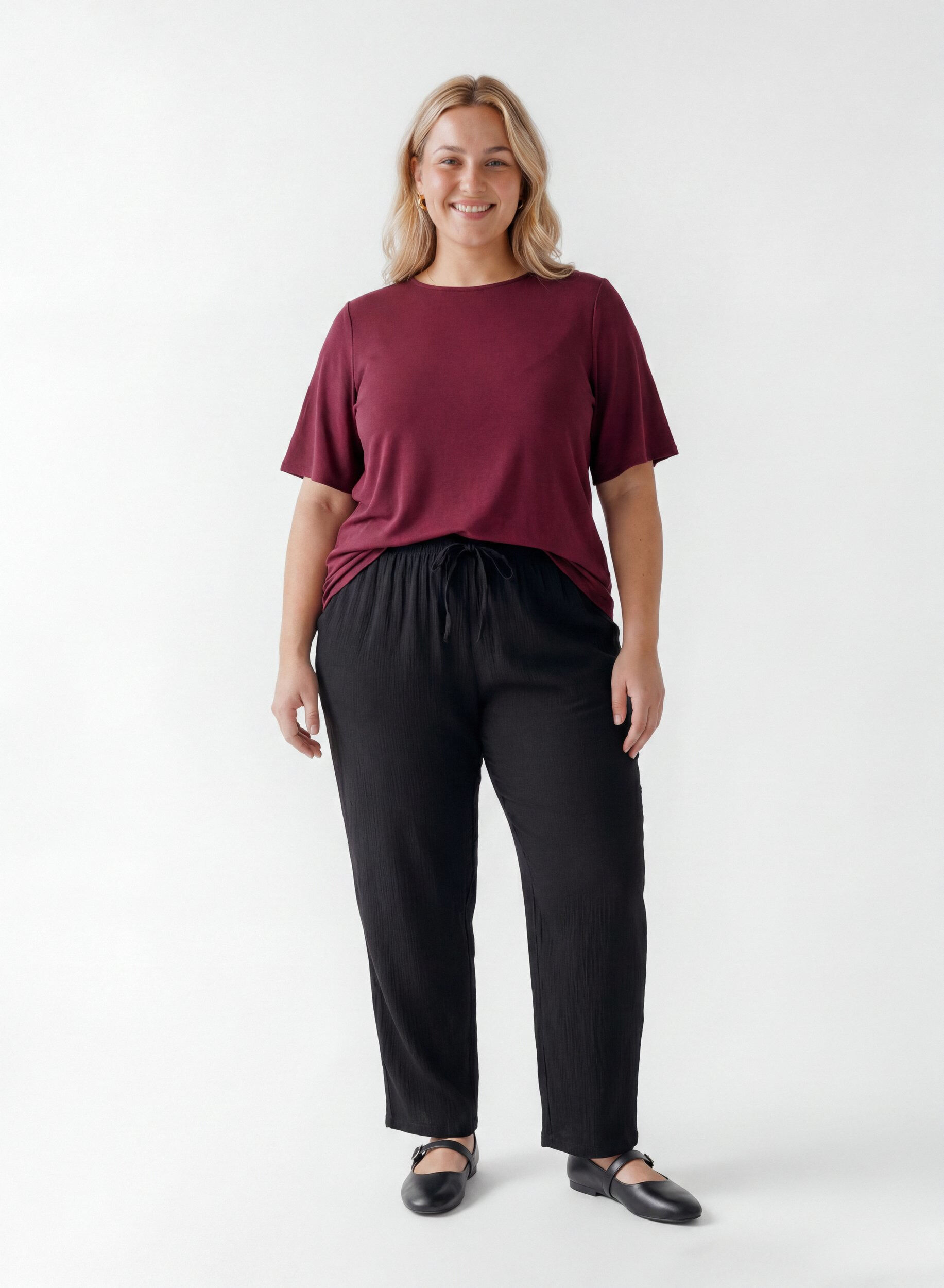 ZizziLyhythihainen kudottu pusero, jossa on py&ouml;re&auml; p&auml;&auml;ntie, Punainen, Model image number 1