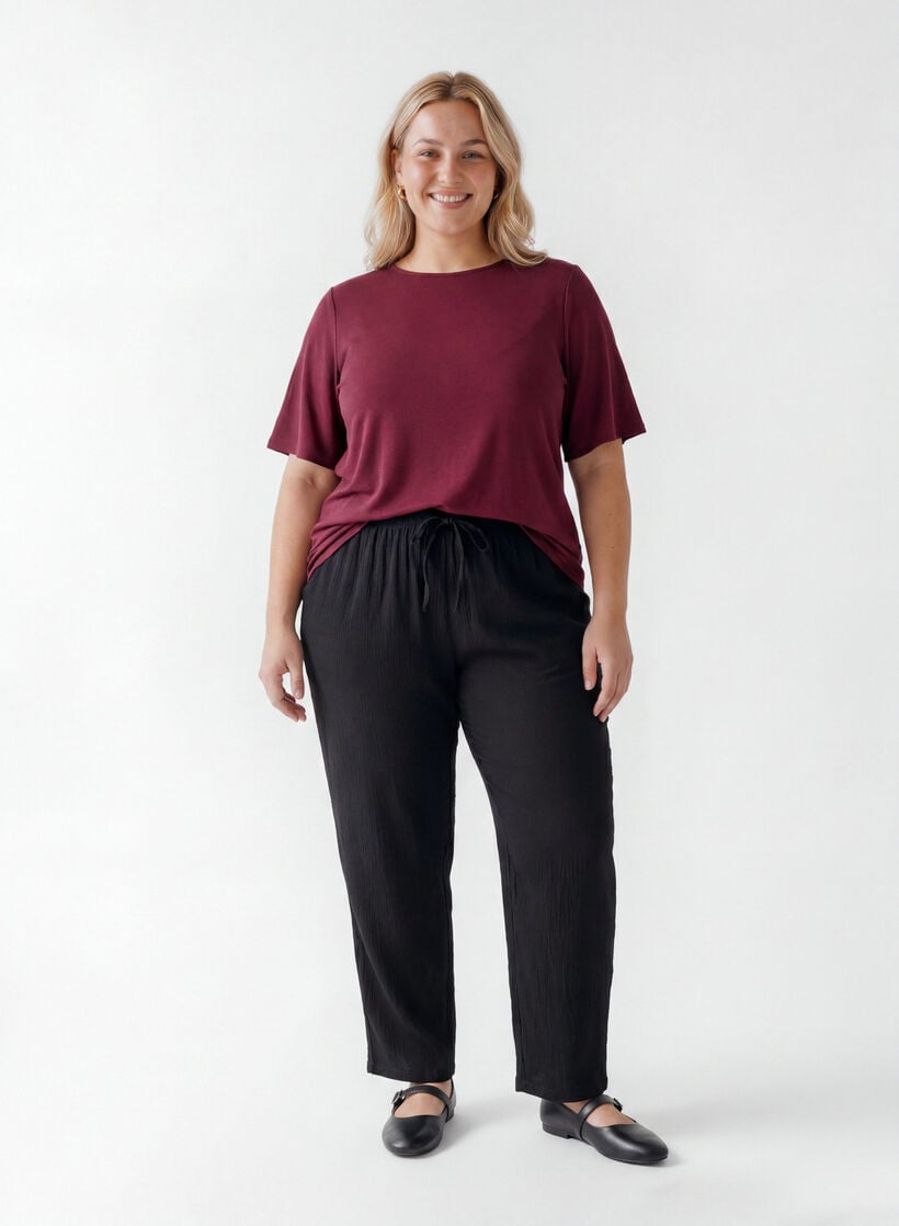 Lyhythihainen kudottu pusero, jossa on py&ouml;re&auml; p&auml;&auml;ntie, Punainen, Model image number 1