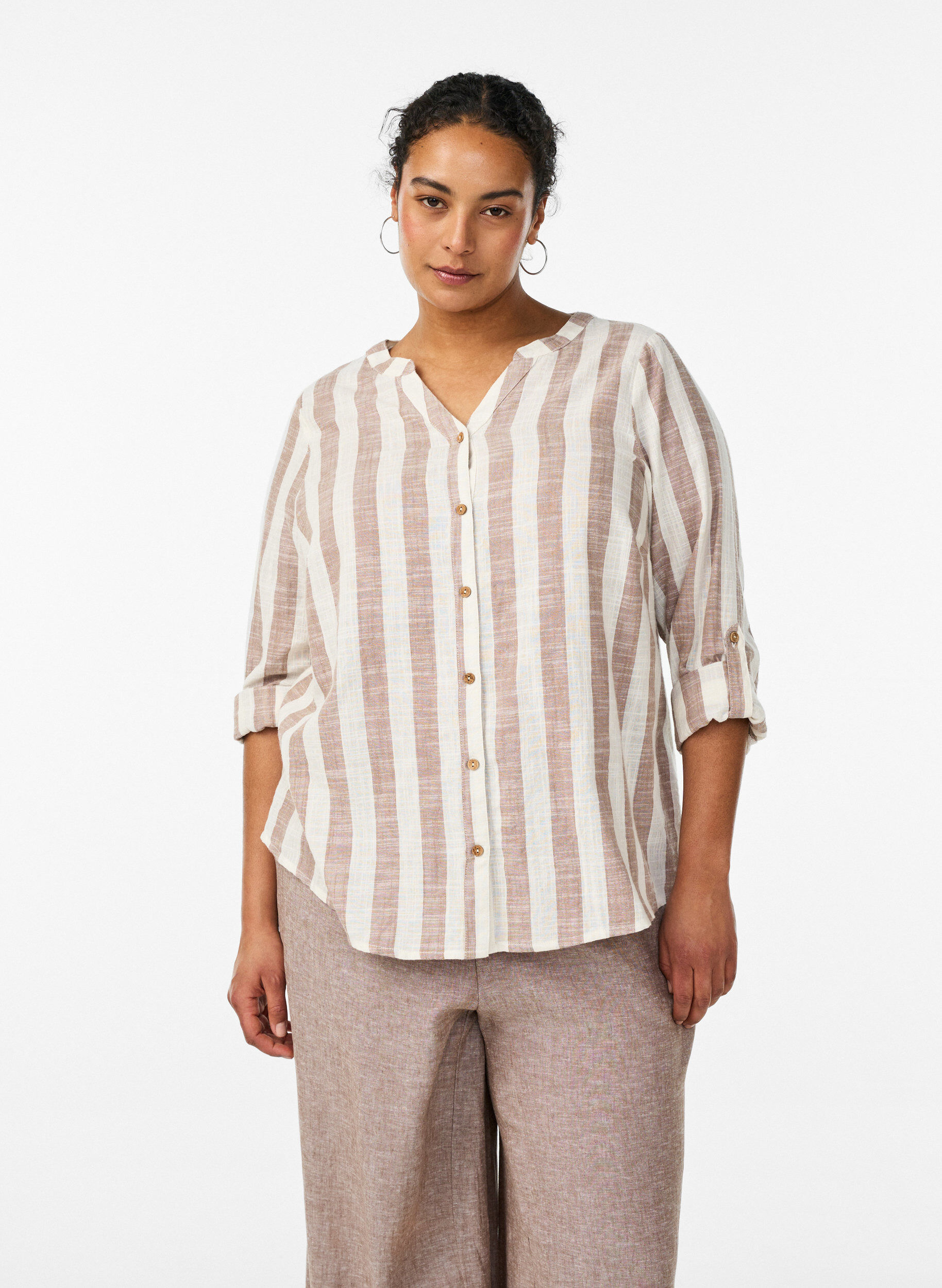 Puuvillainen paitapusero V-p&auml;&auml;ntiell&auml;, Beige, Model