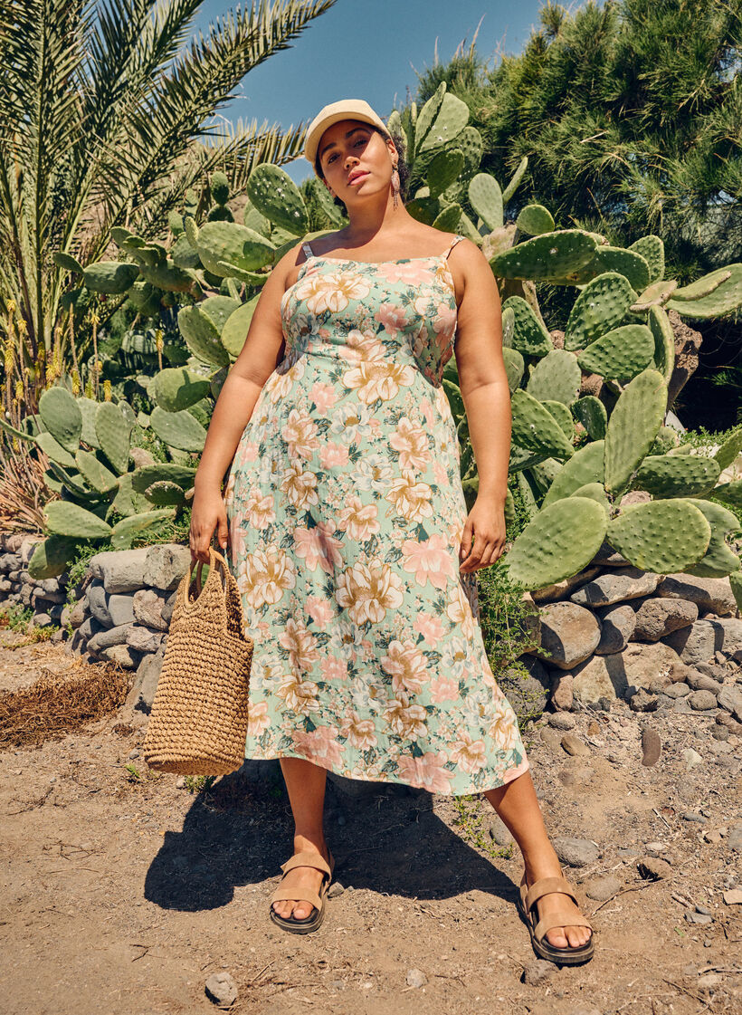 Kukallinen viskoosimekko naruolkaimilla ja smokkirypytyksellä, Green Flower, Image image number 0