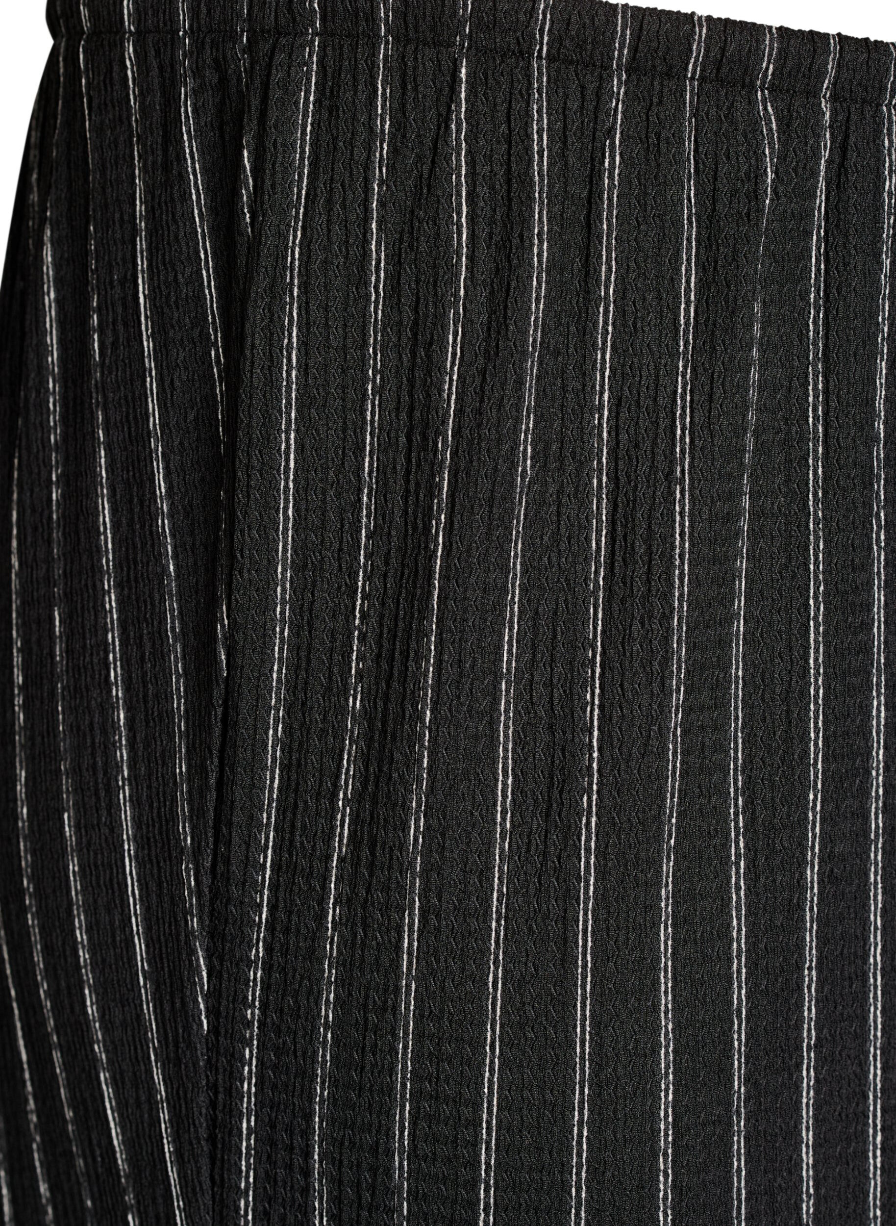 Zizzi Leve&auml;lahkeiset housut kevyest&auml; teksturoidusta kankaasta, Musta, Packshot image number 2