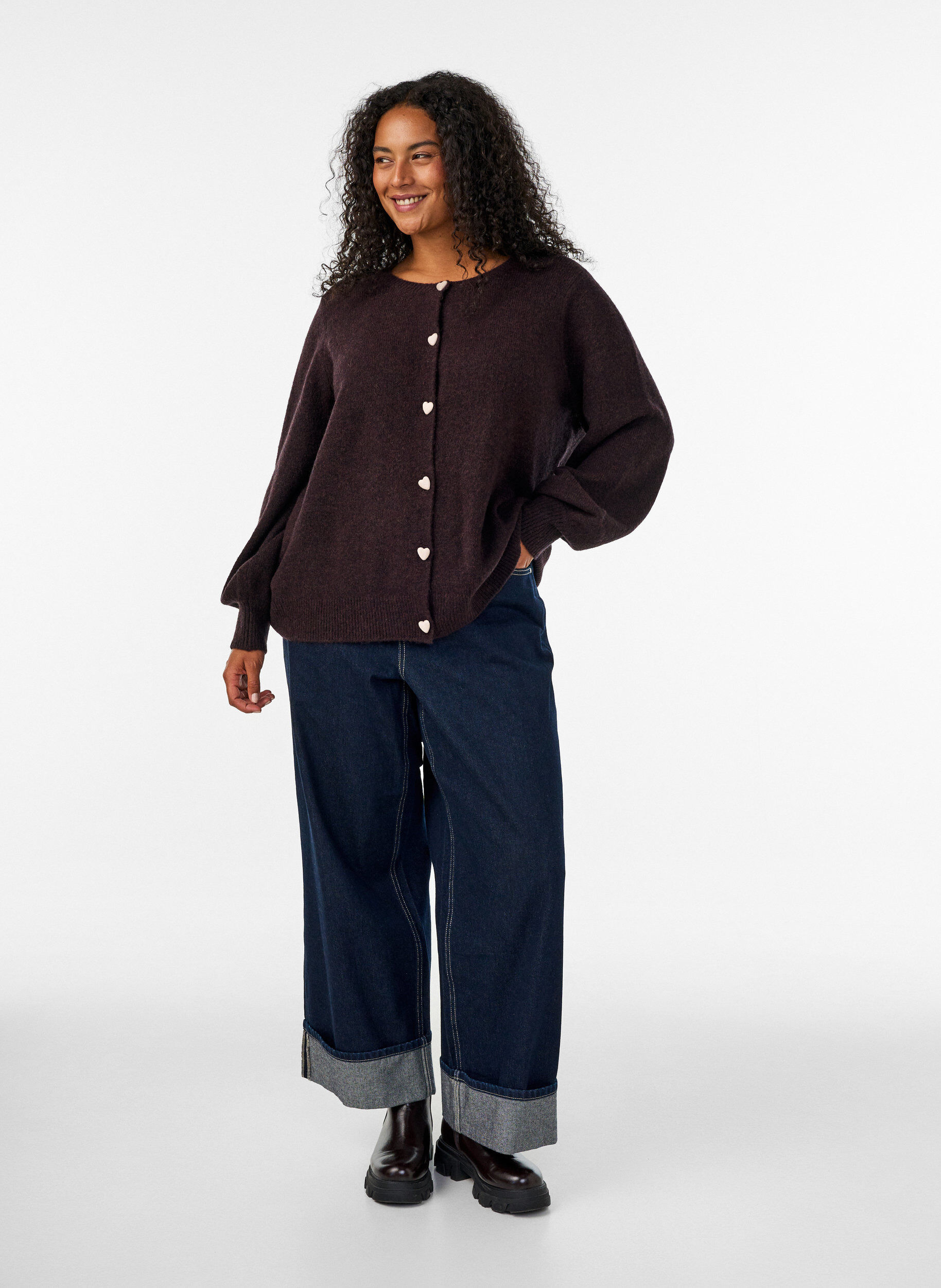 ZizziNeuletakki syd&auml;menmuotoisilla napeilla, Ruskea, Model image number 1