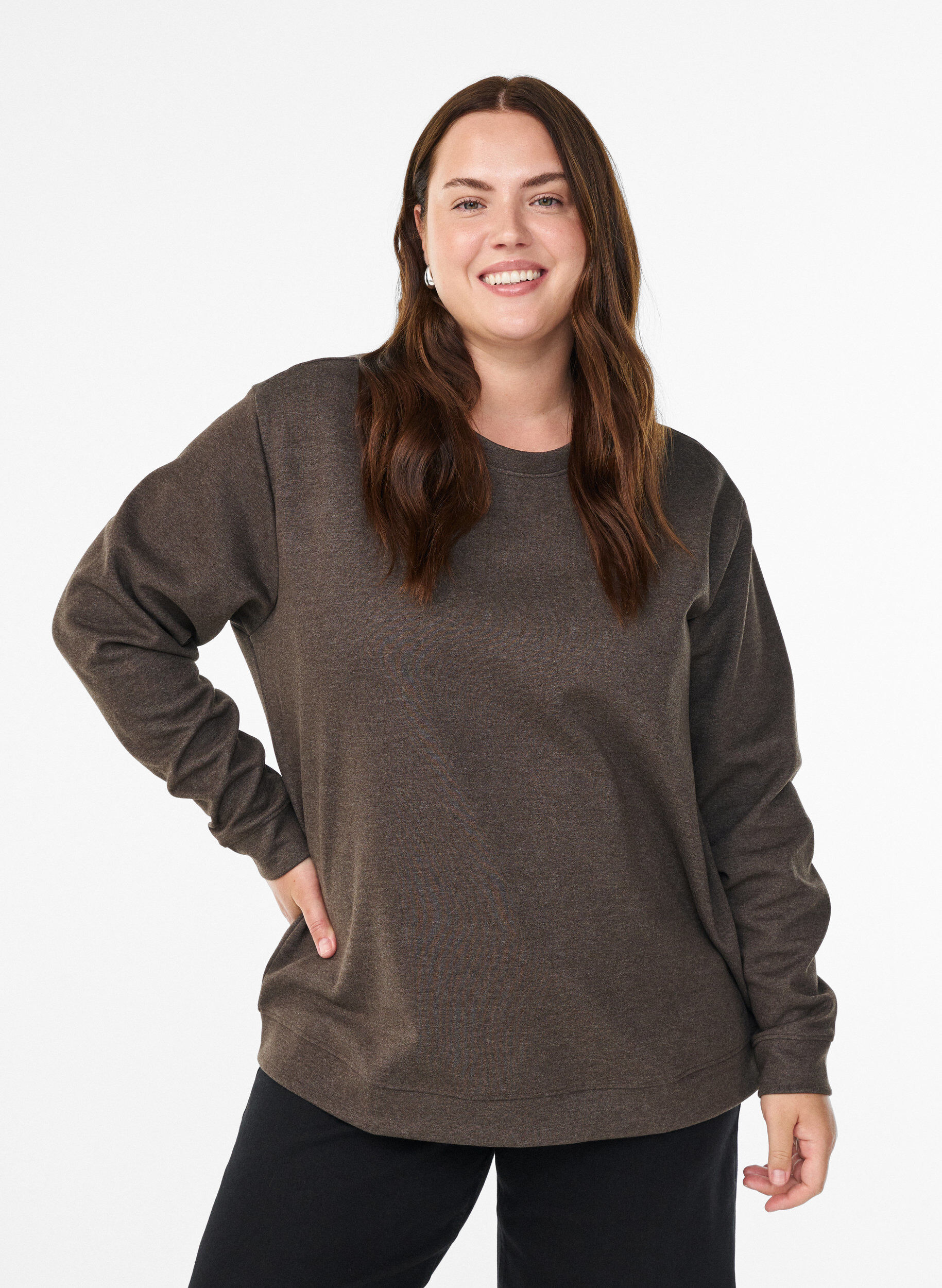 ZizziCollegepaita py&ouml;re&auml;ll&auml; p&auml;&auml;ntiell&auml;, Ruskea, Model image number 0